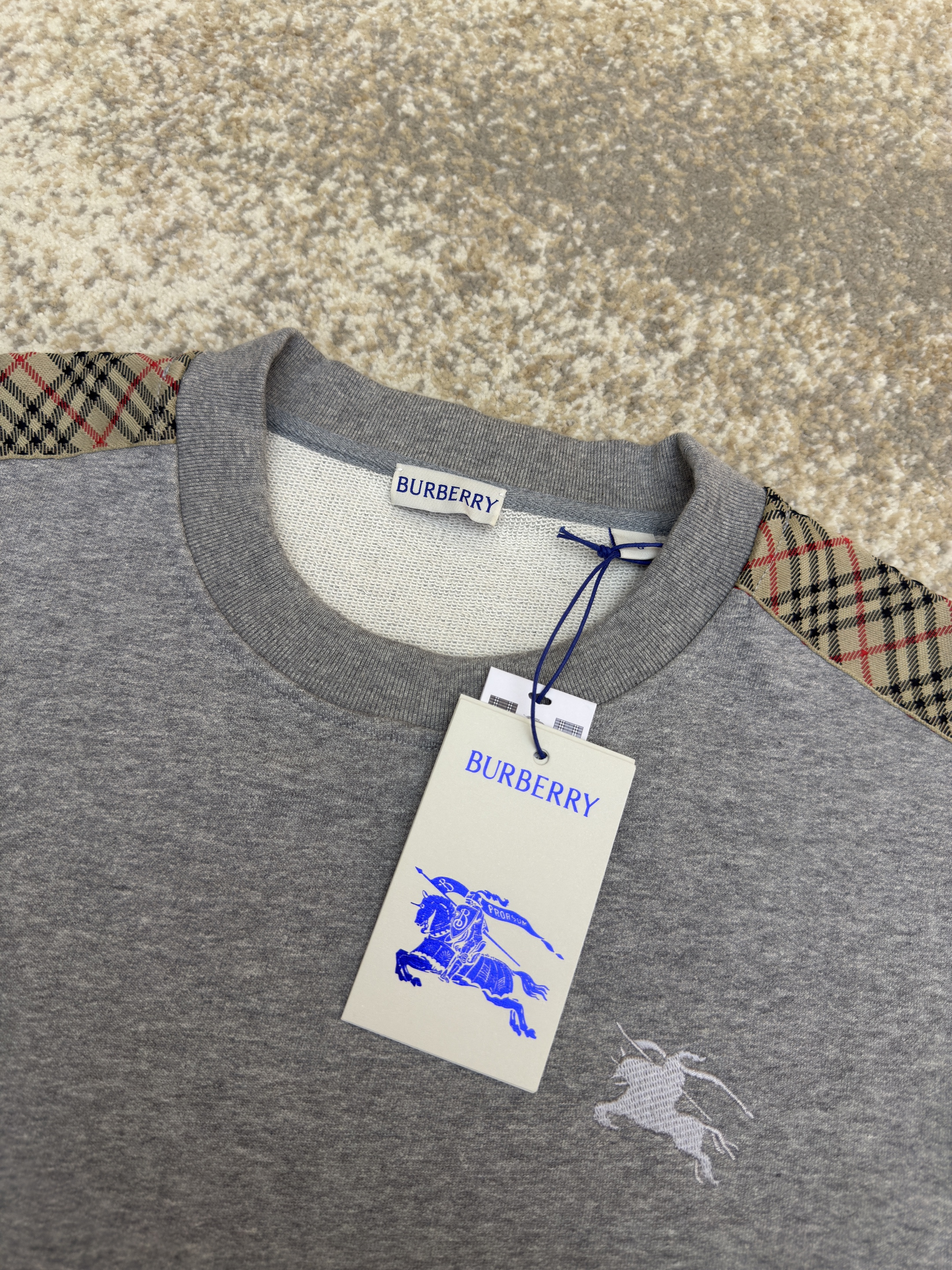 Burberry 巴宝莉 织带饰 边圆领卫衣 外套 长袖 秋冬 灰色 黑色 B0