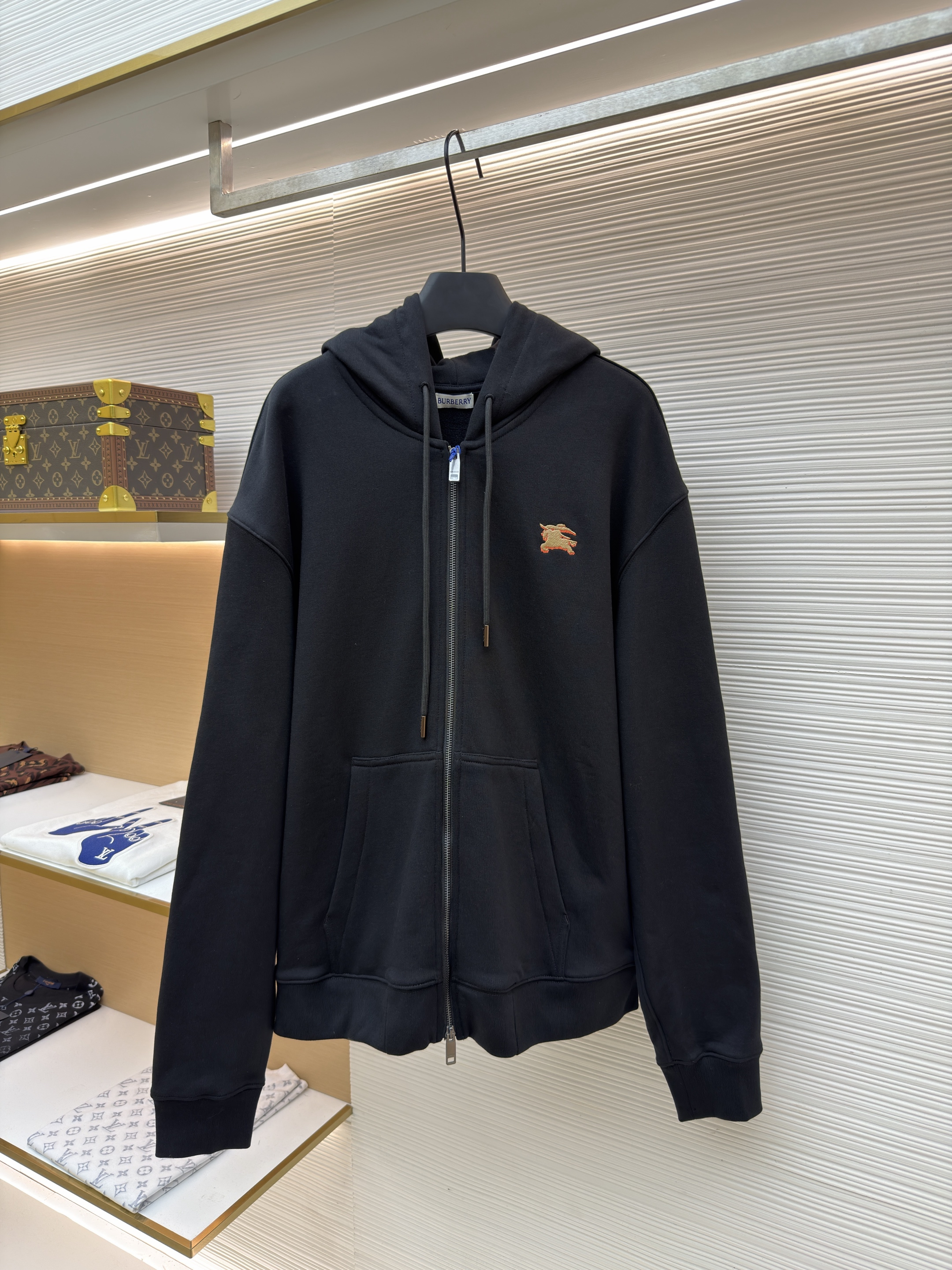 Burberry 巴宝莉 马术骑士绣花格纹拉链连帽卫衣 连帽衫 外套 夹克 长袖 秋冬 黑色 B5