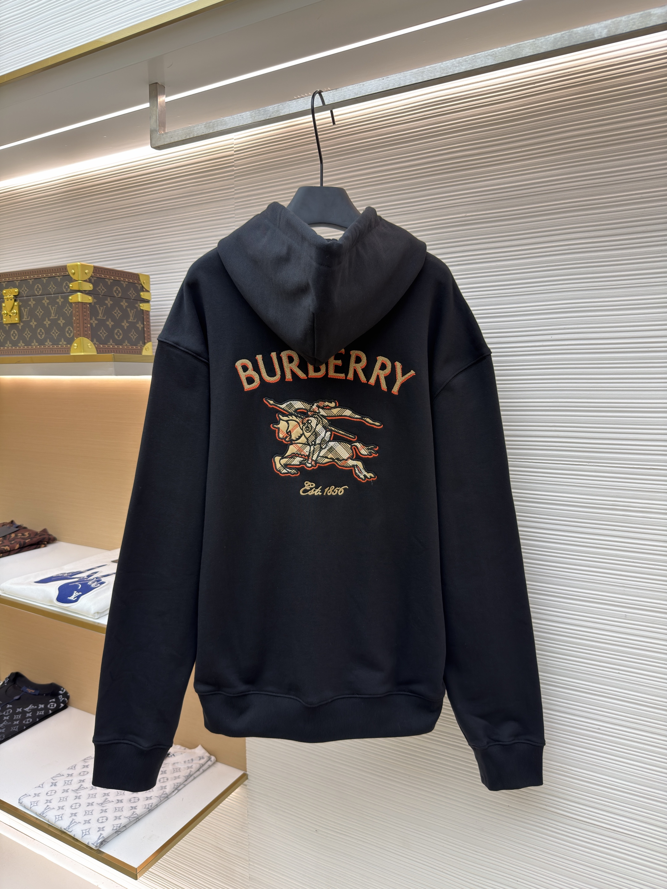 Burberry 巴宝莉 马术骑士绣花格纹拉链连帽卫衣 连帽衫 外套 夹克 长袖 秋冬 黑色 B5