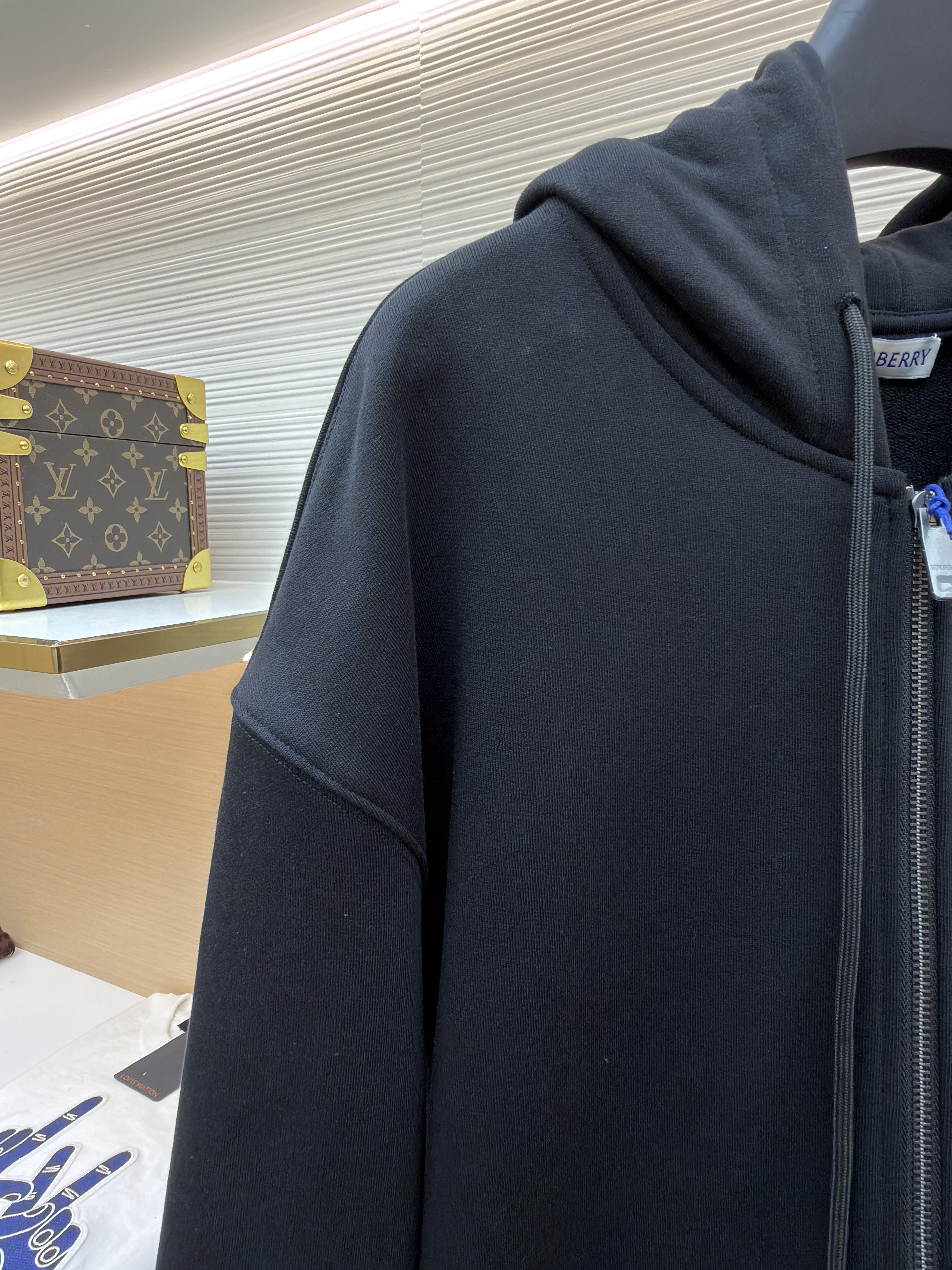 Burberry 巴宝莉 马术骑士绣花格纹拉链连帽卫衣 连帽衫 外套 夹克 长袖 秋冬 黑色 B5