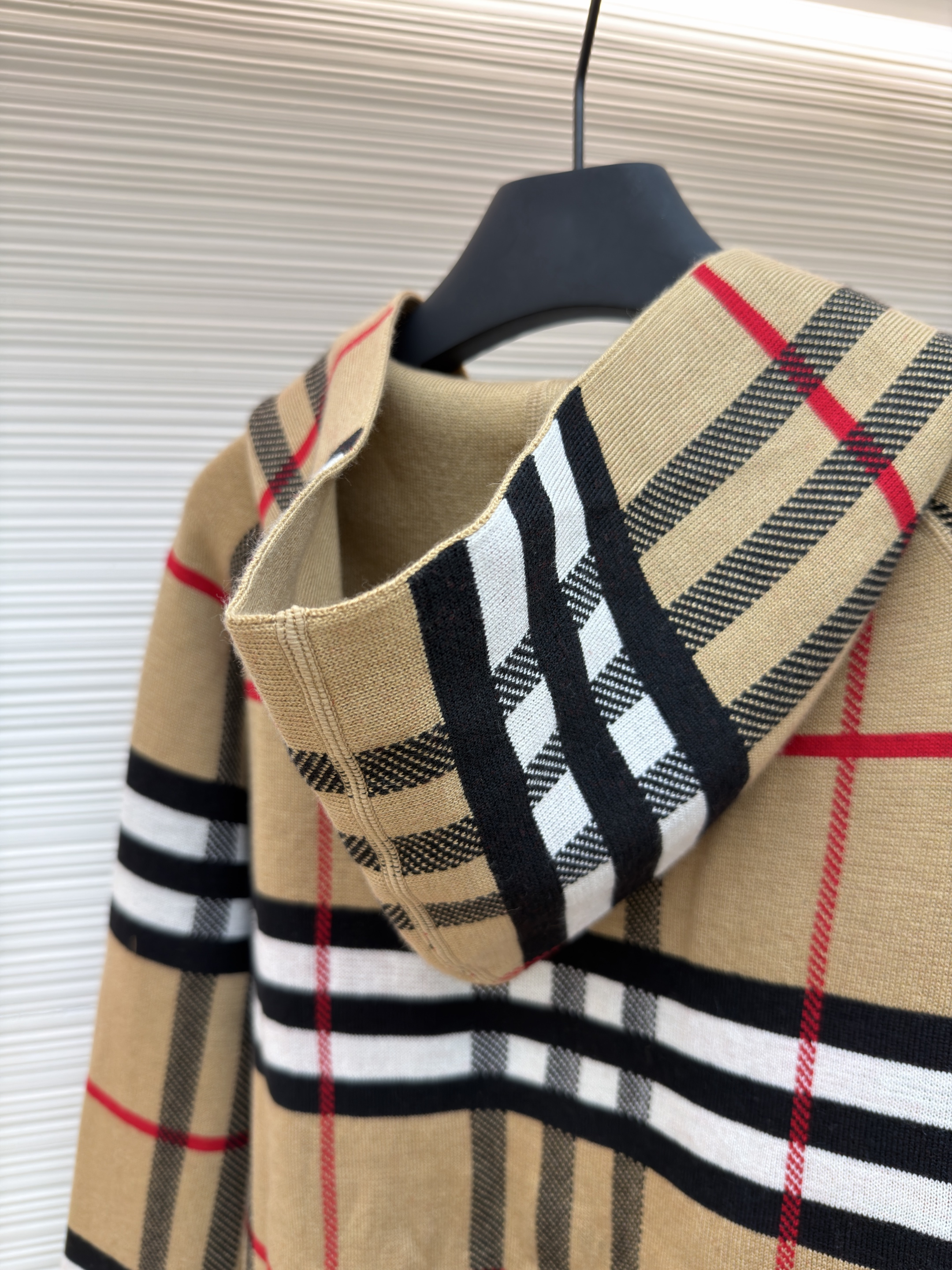 Burberry 巴宝莉 战马双面两穿羊绒格纹针织拉链连帽外套 夹克 针织衫 长袖 秋冬 卡其色 C0