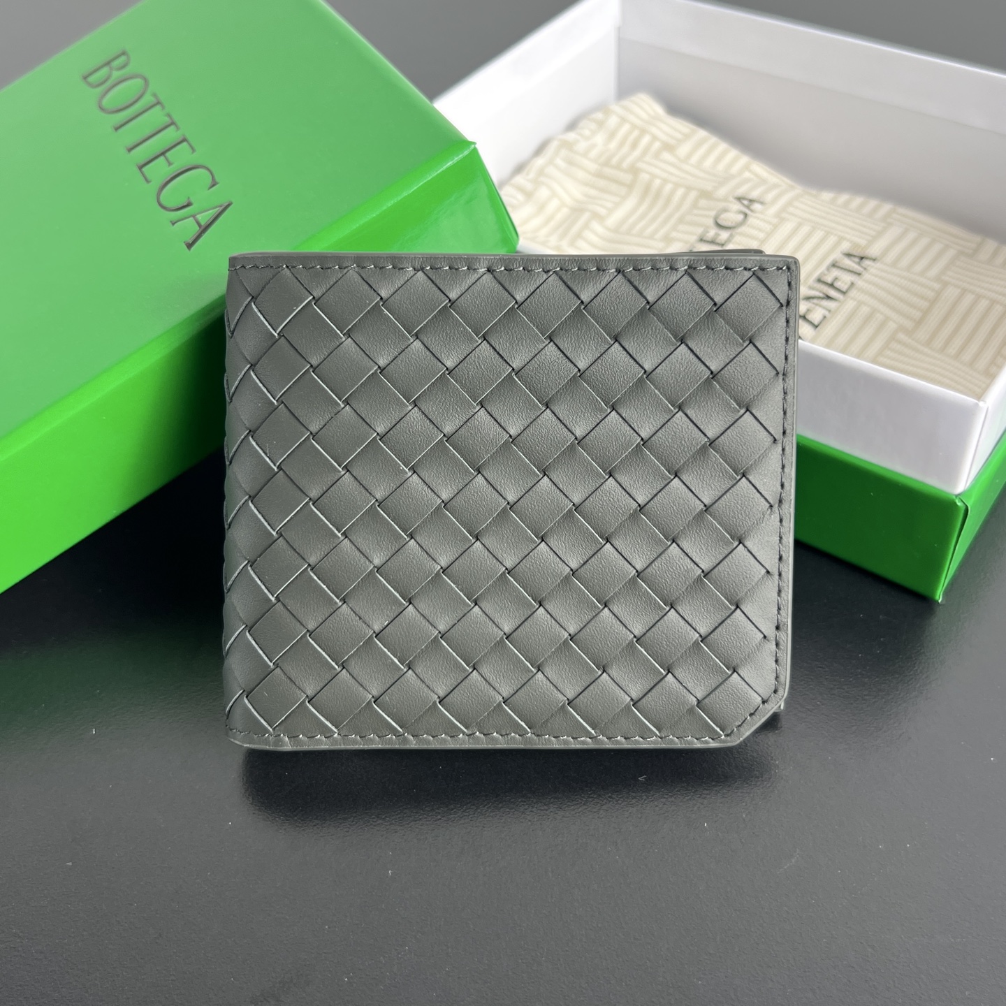 BV 葆蝶零钱袋 Bottega Veneta -Intrecciato Bi-fold wallet – Cowhide 钱包短夹 深绿-B0-805654