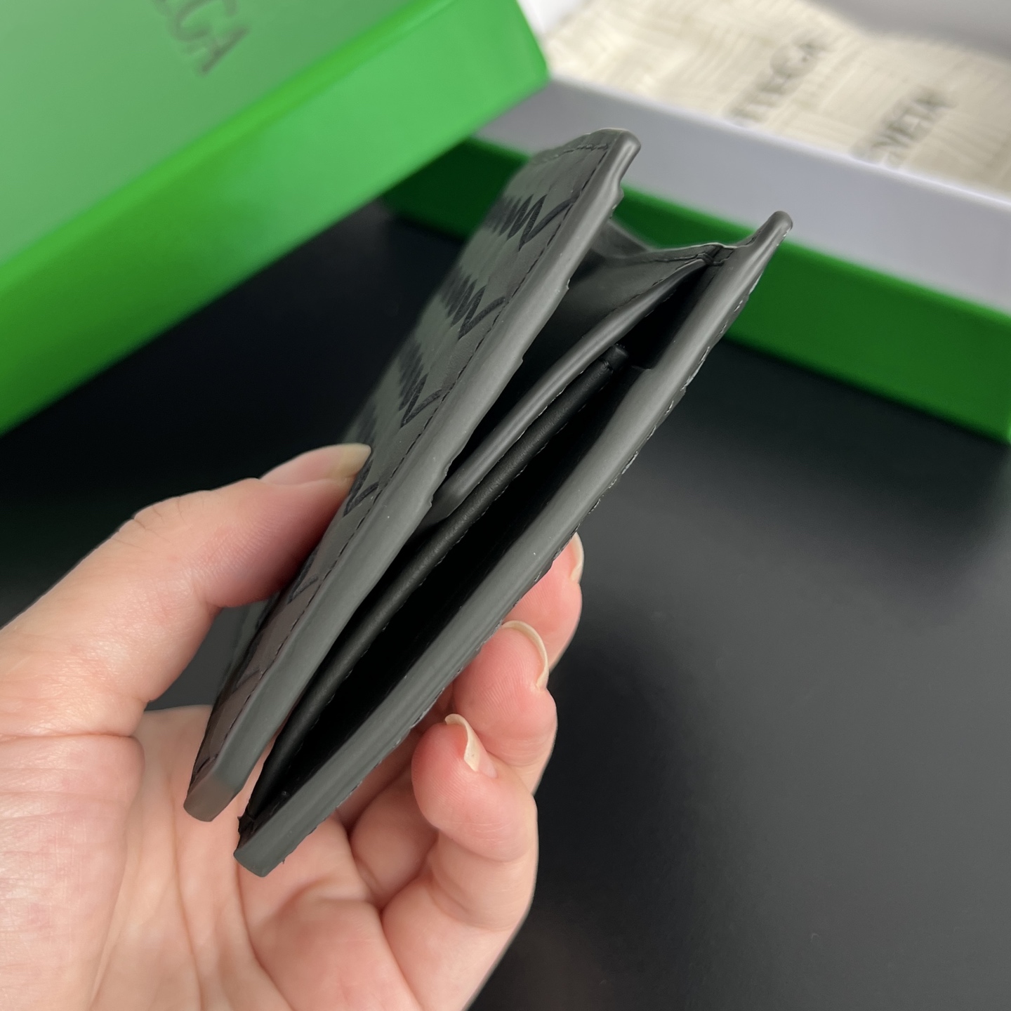 BV 葆蝶零钱袋 Bottega Veneta -Intrecciato Bi-fold wallet – Cowhide 钱包短夹 深绿-B0-805654