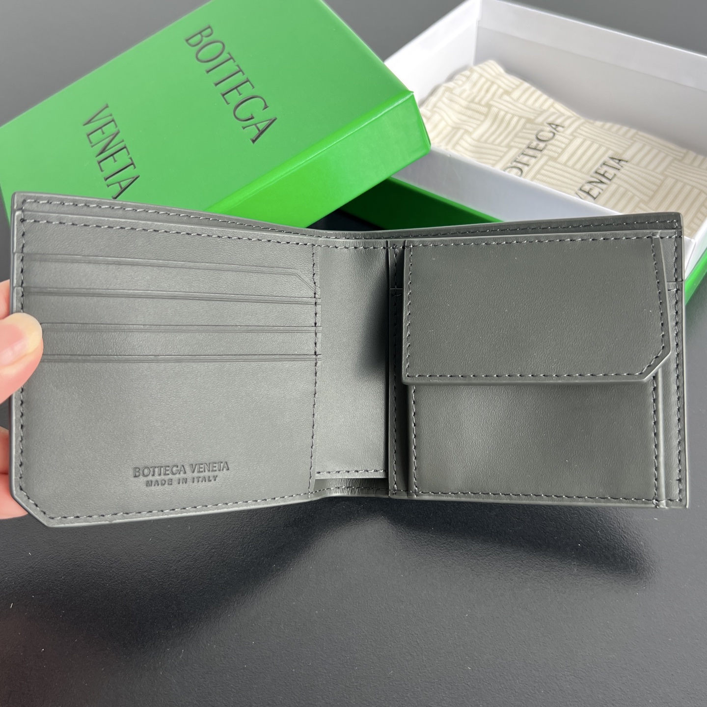 BV 葆蝶零钱袋 Bottega Veneta -Intrecciato Bi-fold wallet – Cowhide 钱包短夹 深绿-B0-805654