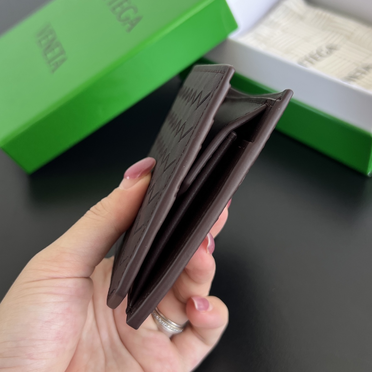 BV 葆蝶零钱袋 Bottega Veneta -Intrecciato Bi-fold wallet – Cowhide 钱包短夹 酒红-B0-805654