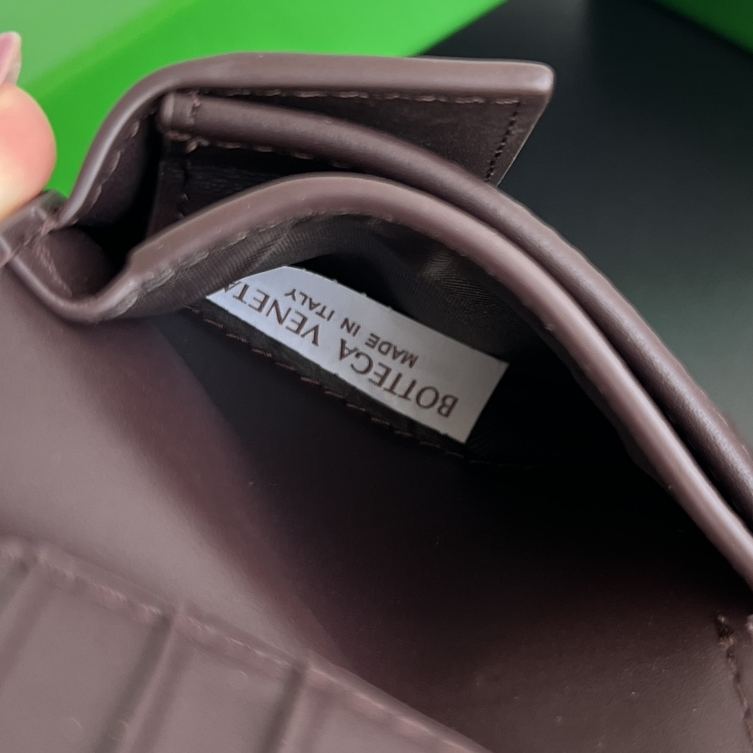BV 葆蝶零钱袋 Bottega Veneta -Intrecciato Bi-fold wallet – Cowhide 钱包短夹 酒红-B0-805654