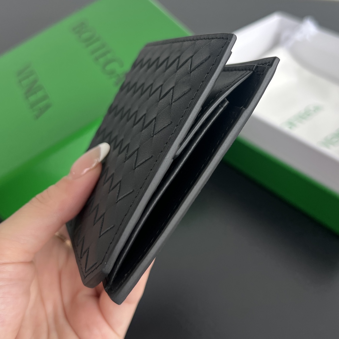 BV 葆蝶零钱袋 Bottega Veneta -Intrecciato Bi-fold wallet – Cowhide 钱包短夹 黑色-B0-805654