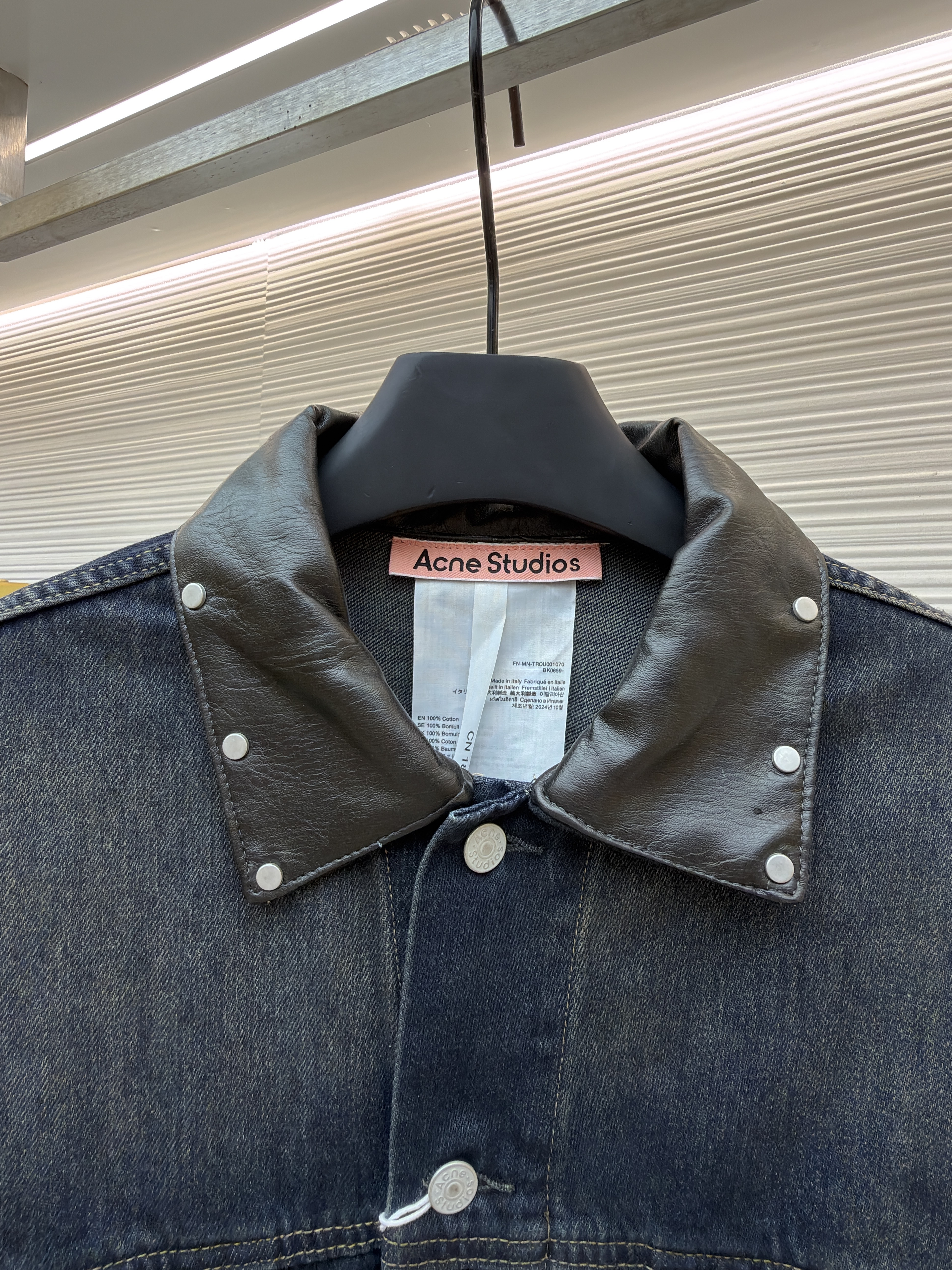 Acne Studios 刺绣字母徽标皮领水洗牛仔外套 牛仔衣 夹克 长袖 深蓝色 C0 C90174-838