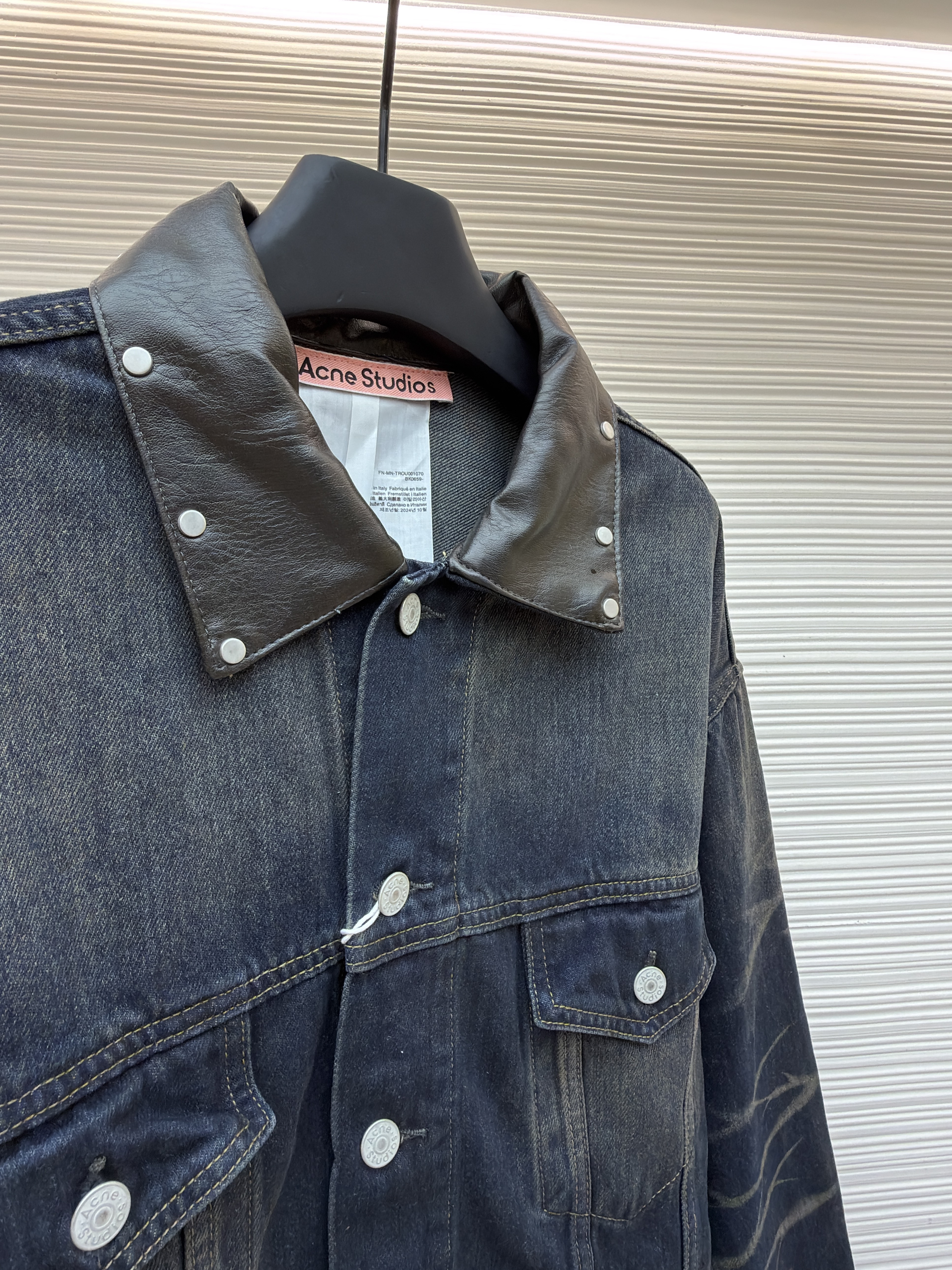Acne Studios 刺绣字母徽标皮领水洗牛仔外套 牛仔衣 夹克 长袖 深蓝色 C0 C90174-838