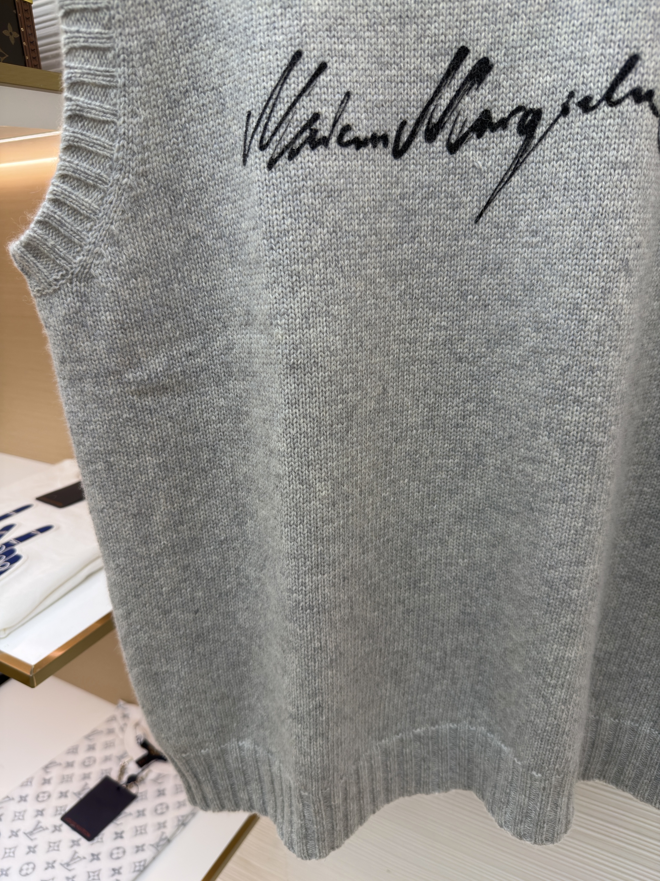Maison Margiela 马吉拉 字母印花圆领毛衣背心 马甲 针织衫 外套 灰色 B0 
