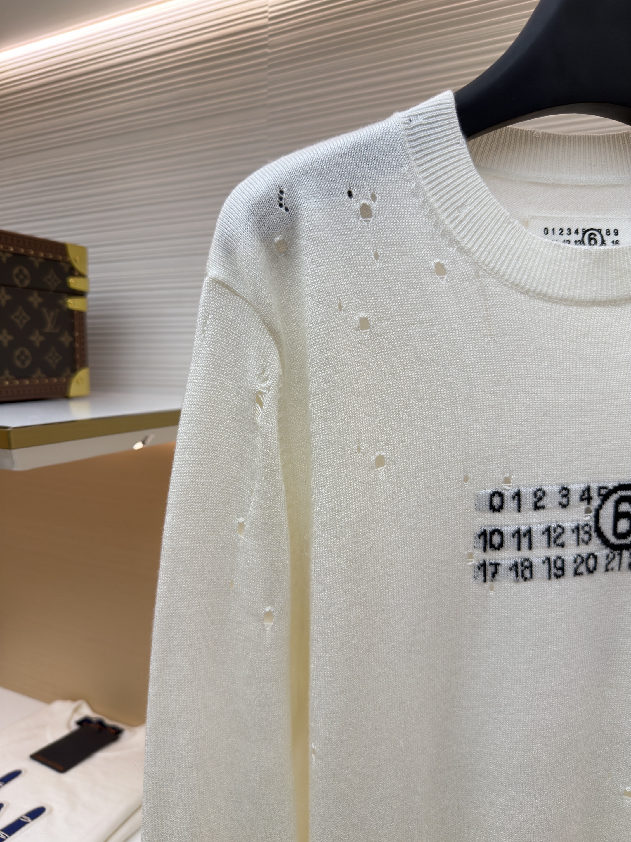 Maison Margiela 马吉拉 破洞数字圆领毛衣 针织衫 长袖 外套 白色 深灰色 B0 SH0HL0033M13134855