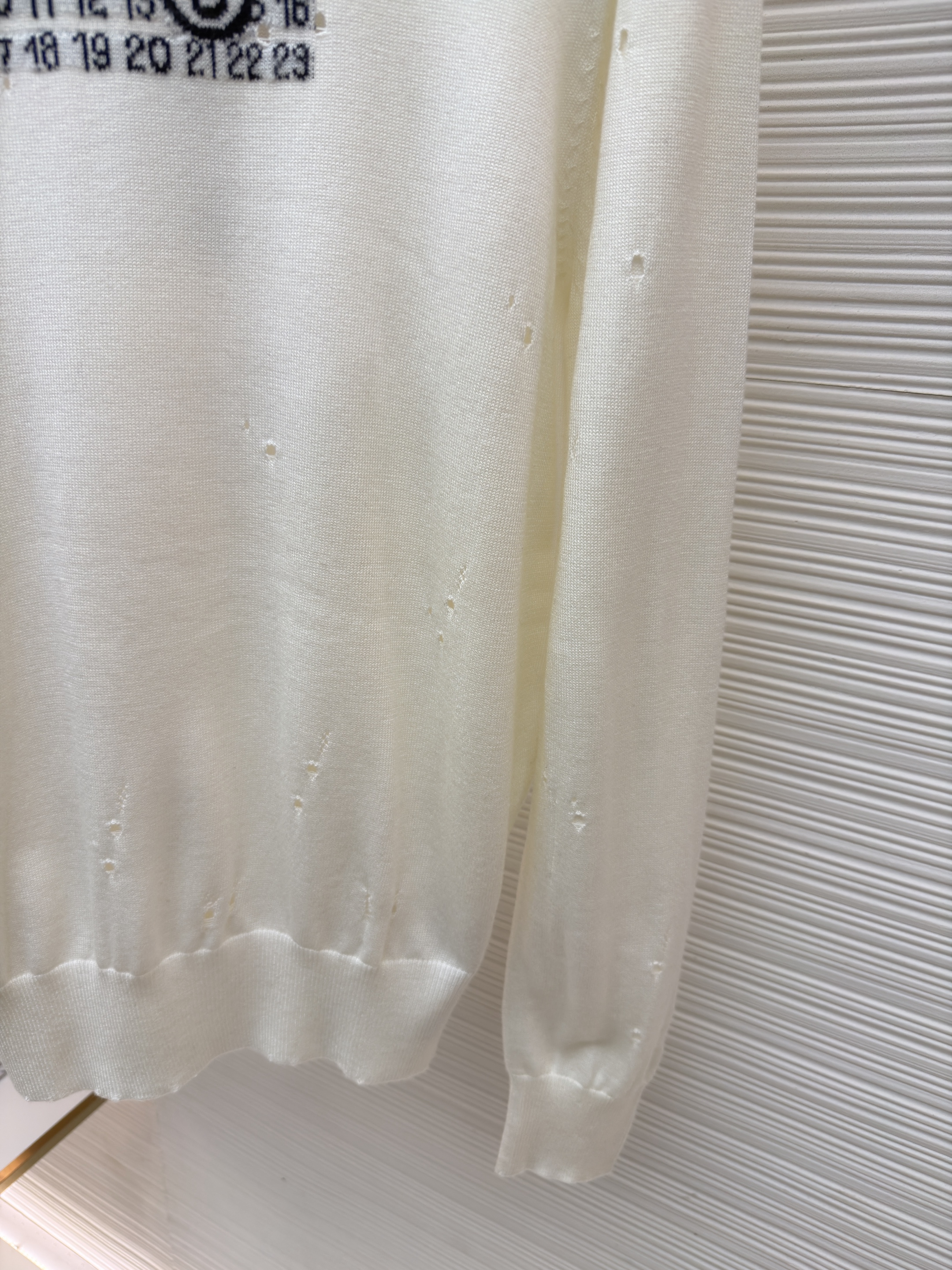 Maison Margiela 马吉拉 破洞数字圆领毛衣 针织衫 长袖 外套 白色 深灰色 B0 SH0HL0033M13134855