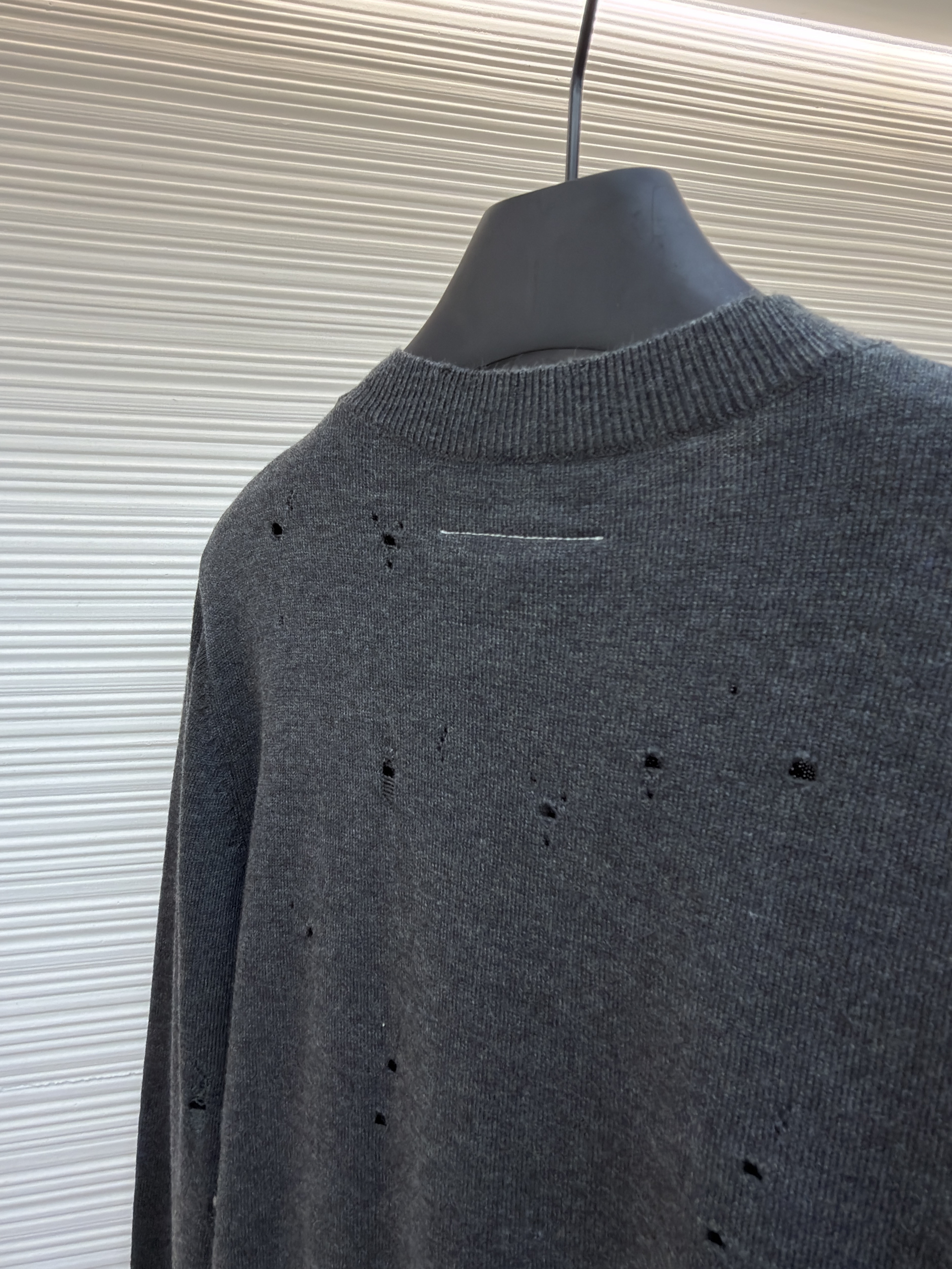 Maison Margiela 马吉拉 破洞数字圆领毛衣 针织衫 长袖 外套 白色 深灰色 B0 SH0HL0033M13134855