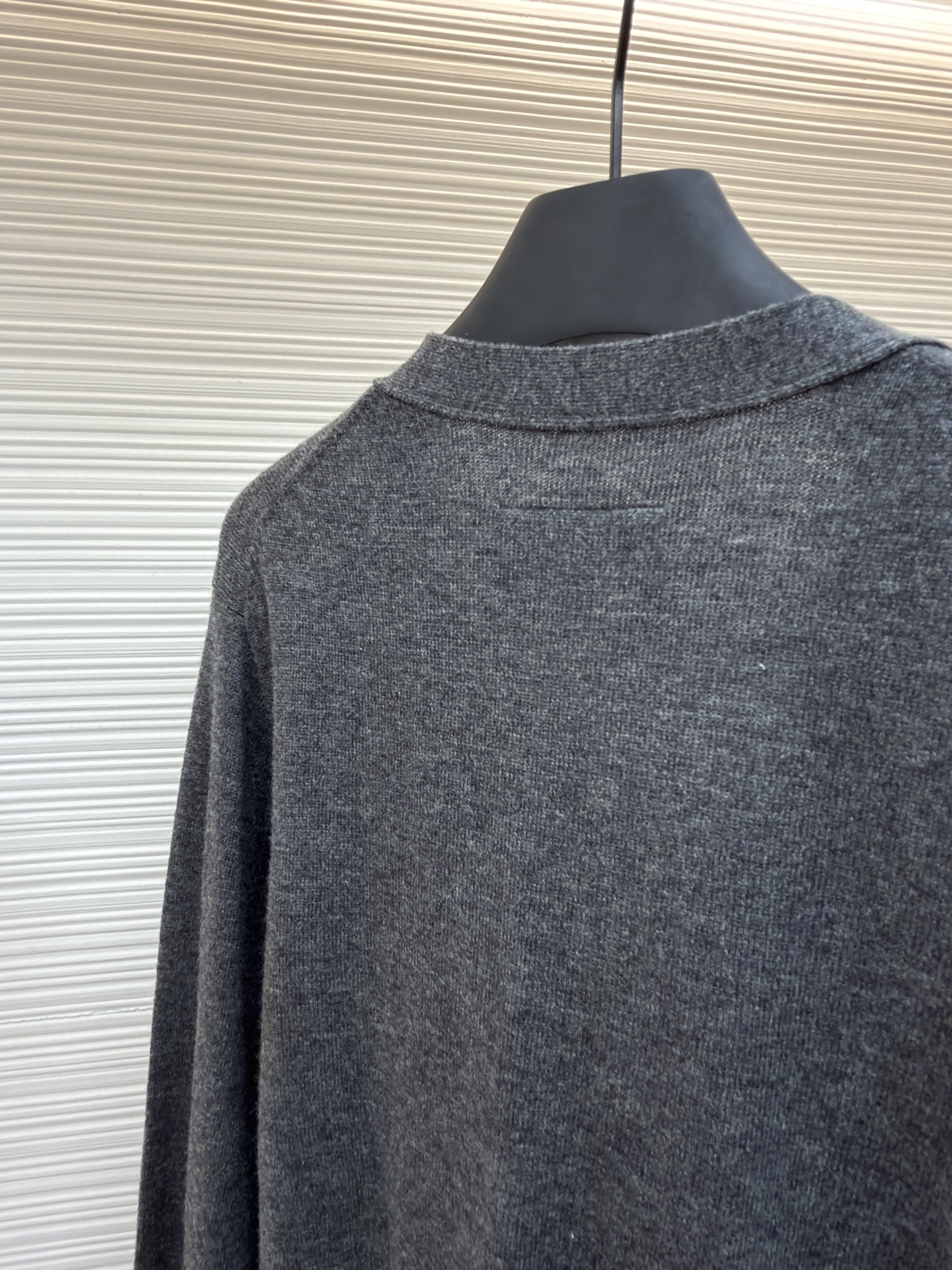 Maison Margiela 马吉拉 袖子拼接V领羊毛开衫 毛衣 针织衫 外套 长袖 灰色 B0 