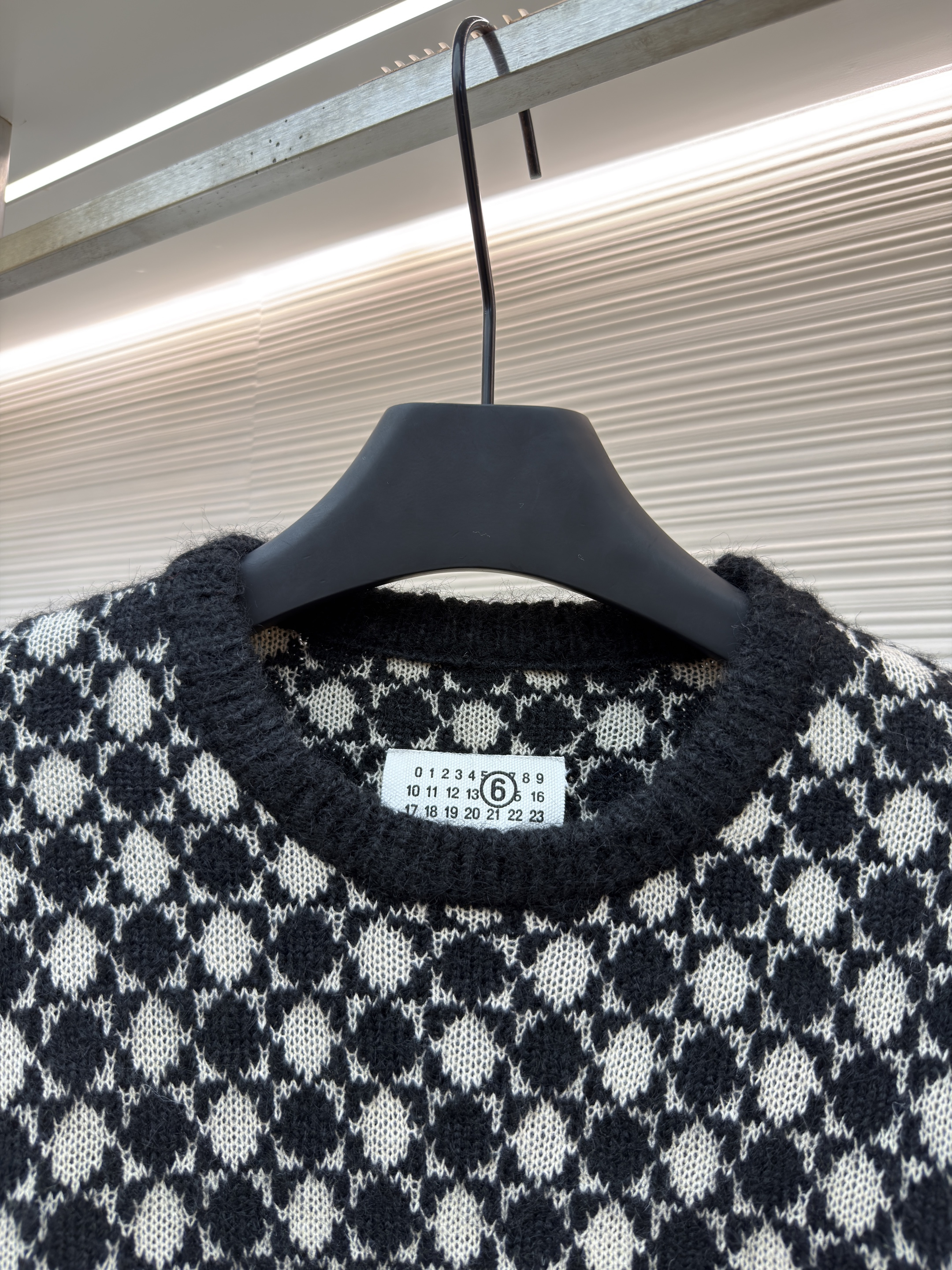 Maison Margiela 马吉拉 菱格纹羊毛圆领毛衣 针织衫 外套 长袖 黑白 B0 