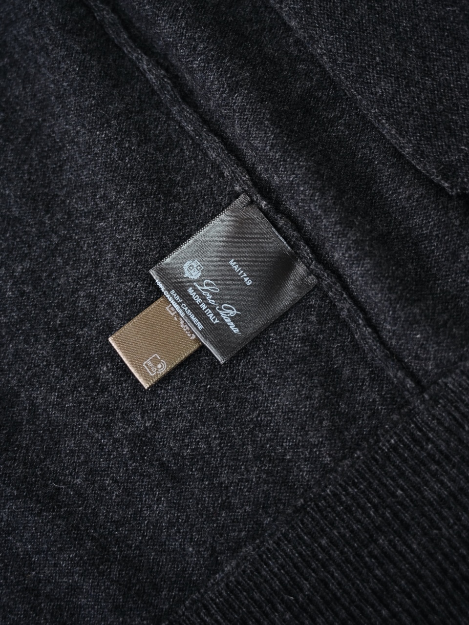 Loro Piana LP Men's Pure Cashmere Long-Sleeve Sweater 羊绒细面料长袖 -LP0107-B0
