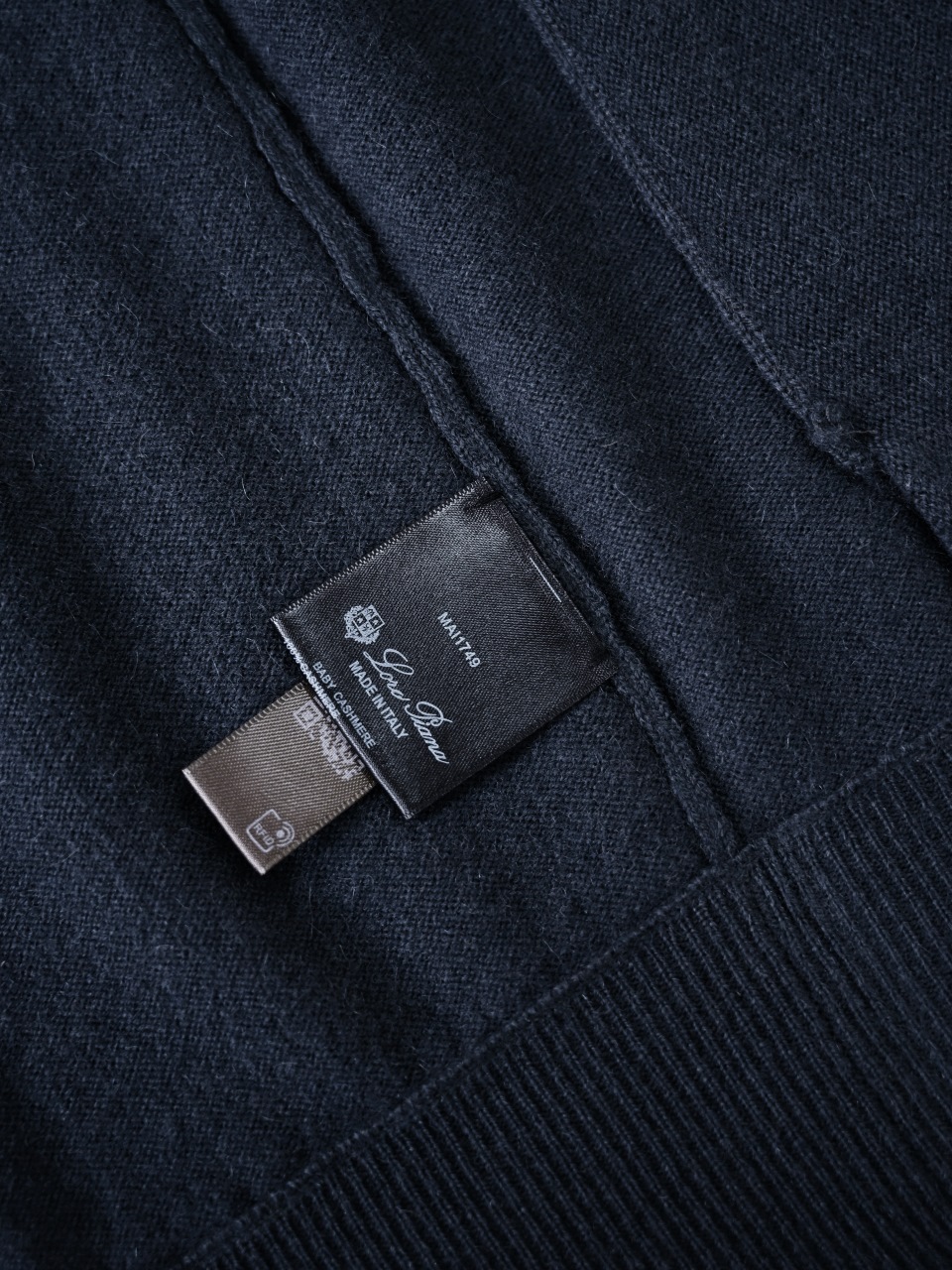 Loro Piana LP Men's Pure Cashmere Long-Sleeve Sweater 羊绒细面料长袖 -LP0107-B0