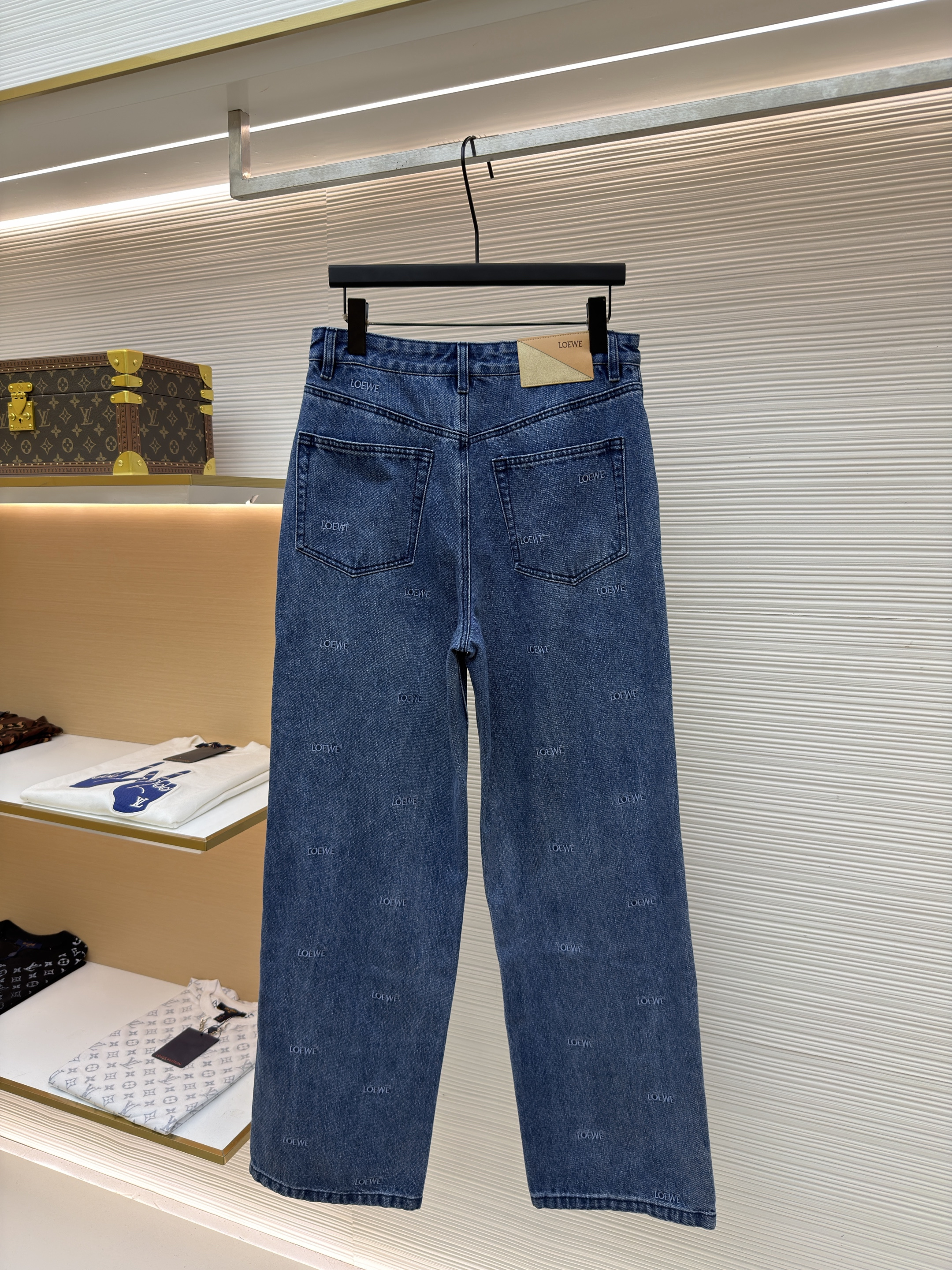 Loewe 罗意威 满饰刺绣直筒牛仔裤 长裤 裤子 蓝色 B5
