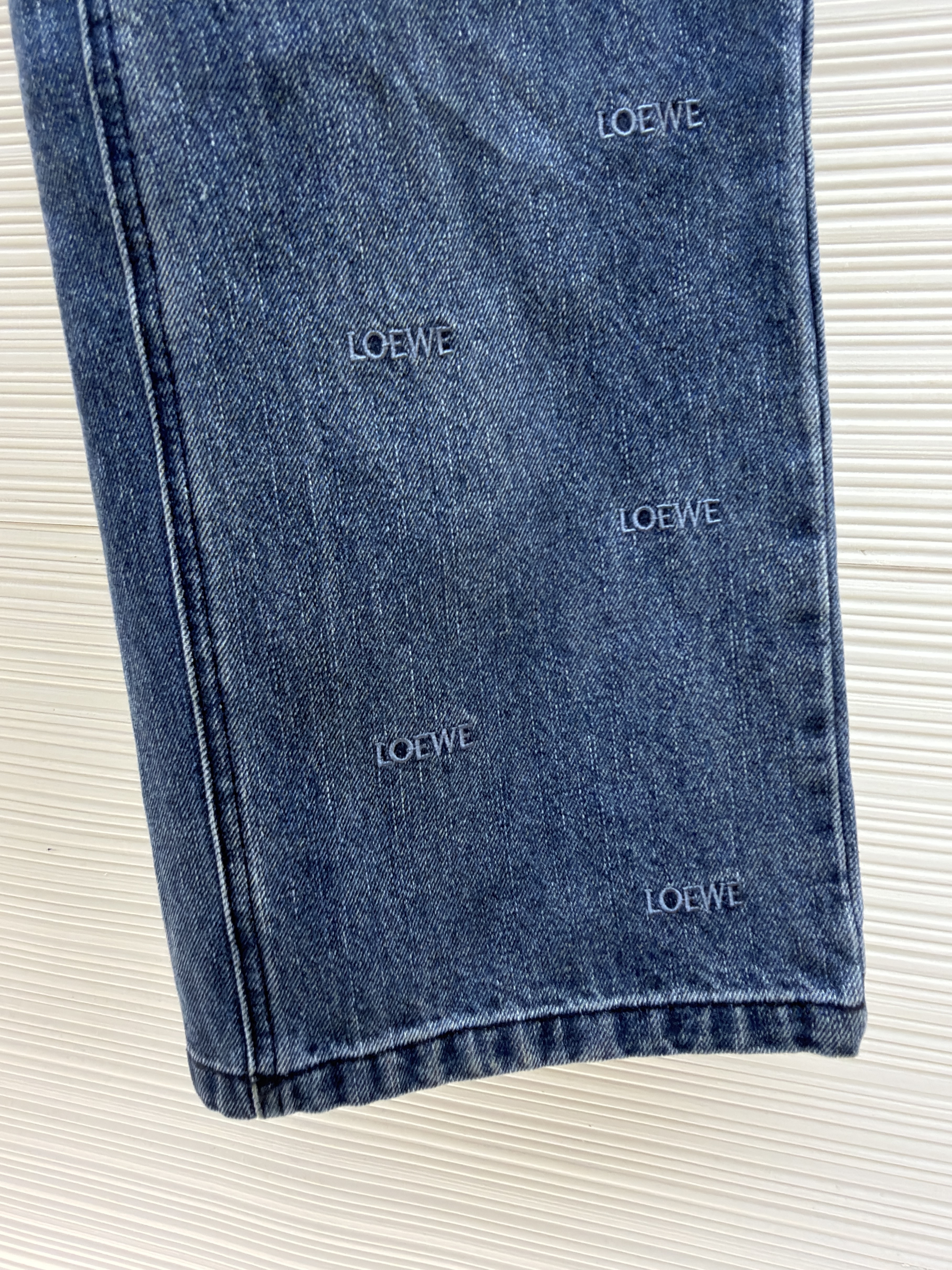 Loewe 罗意威 满饰刺绣直筒牛仔裤 长裤 裤子 蓝色 B5