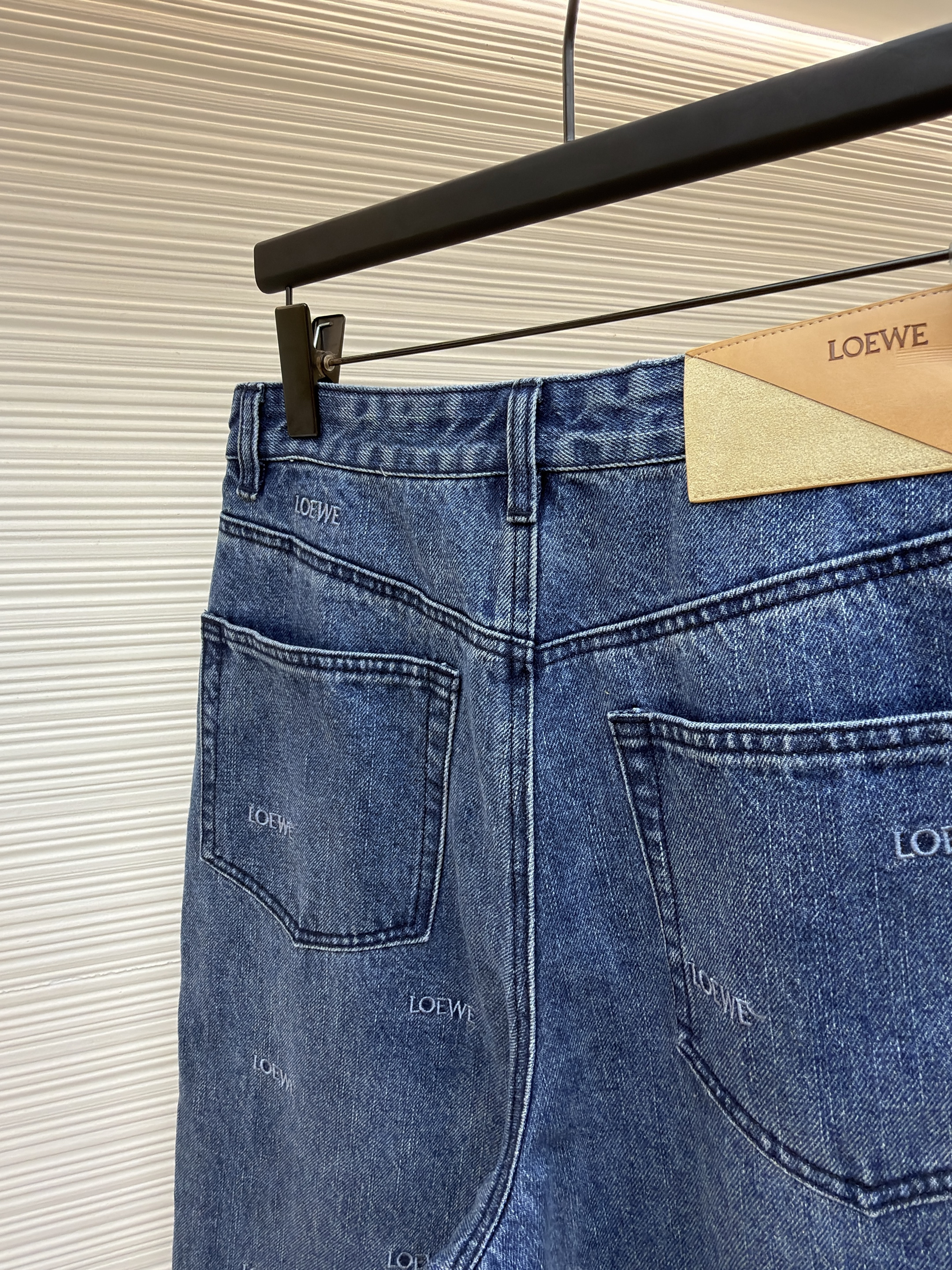 Loewe 罗意威 满饰刺绣直筒牛仔裤 长裤 裤子 蓝色 B5