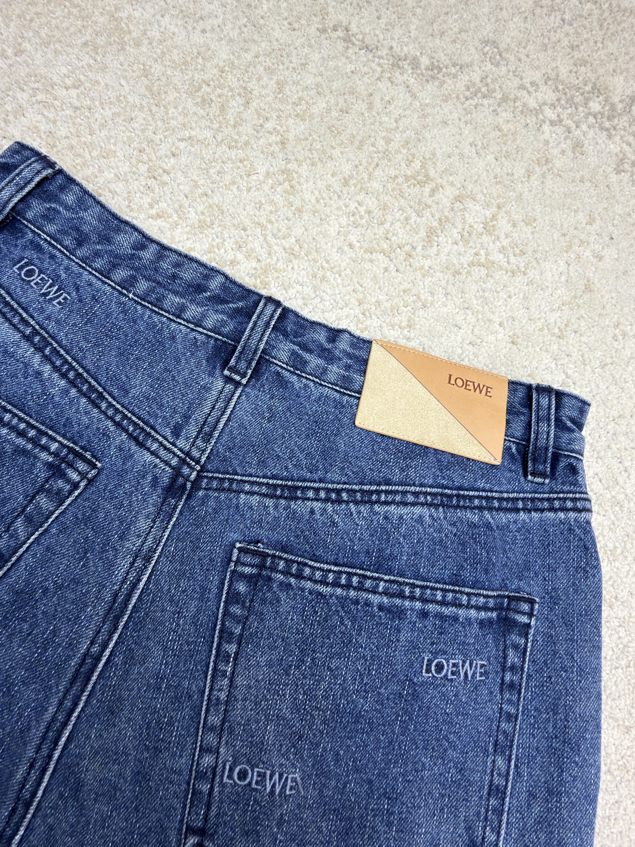 Loewe 罗意威 满饰刺绣直筒牛仔裤 长裤 裤子 蓝色 B5