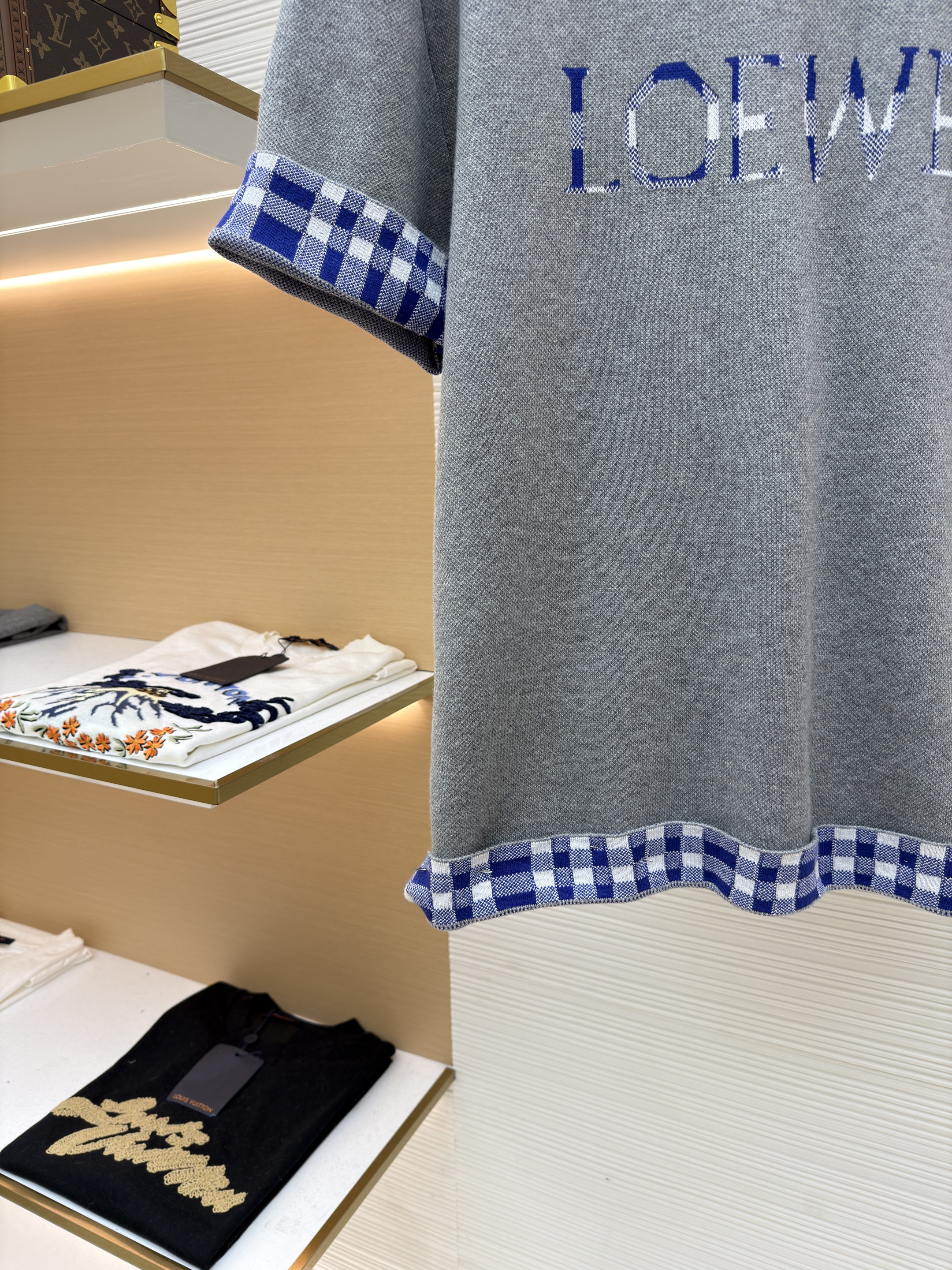 Loewe 罗意威 内格纹翻袖圆领针织短袖 针织衫 T恤 灰色 棕色 A7