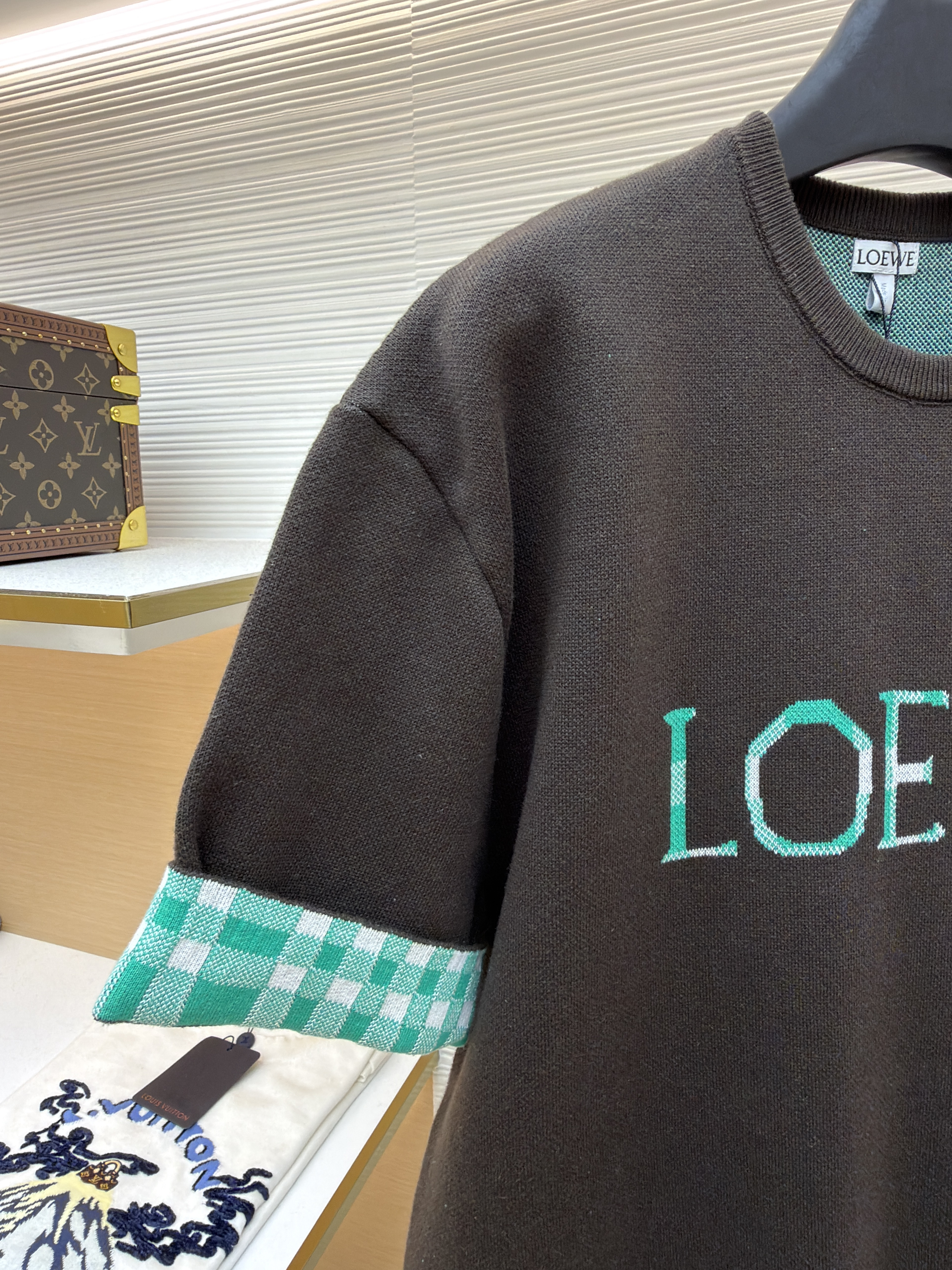 Loewe 罗意威 内格纹翻袖圆领针织短袖 针织衫 T恤 灰色 棕色 A7