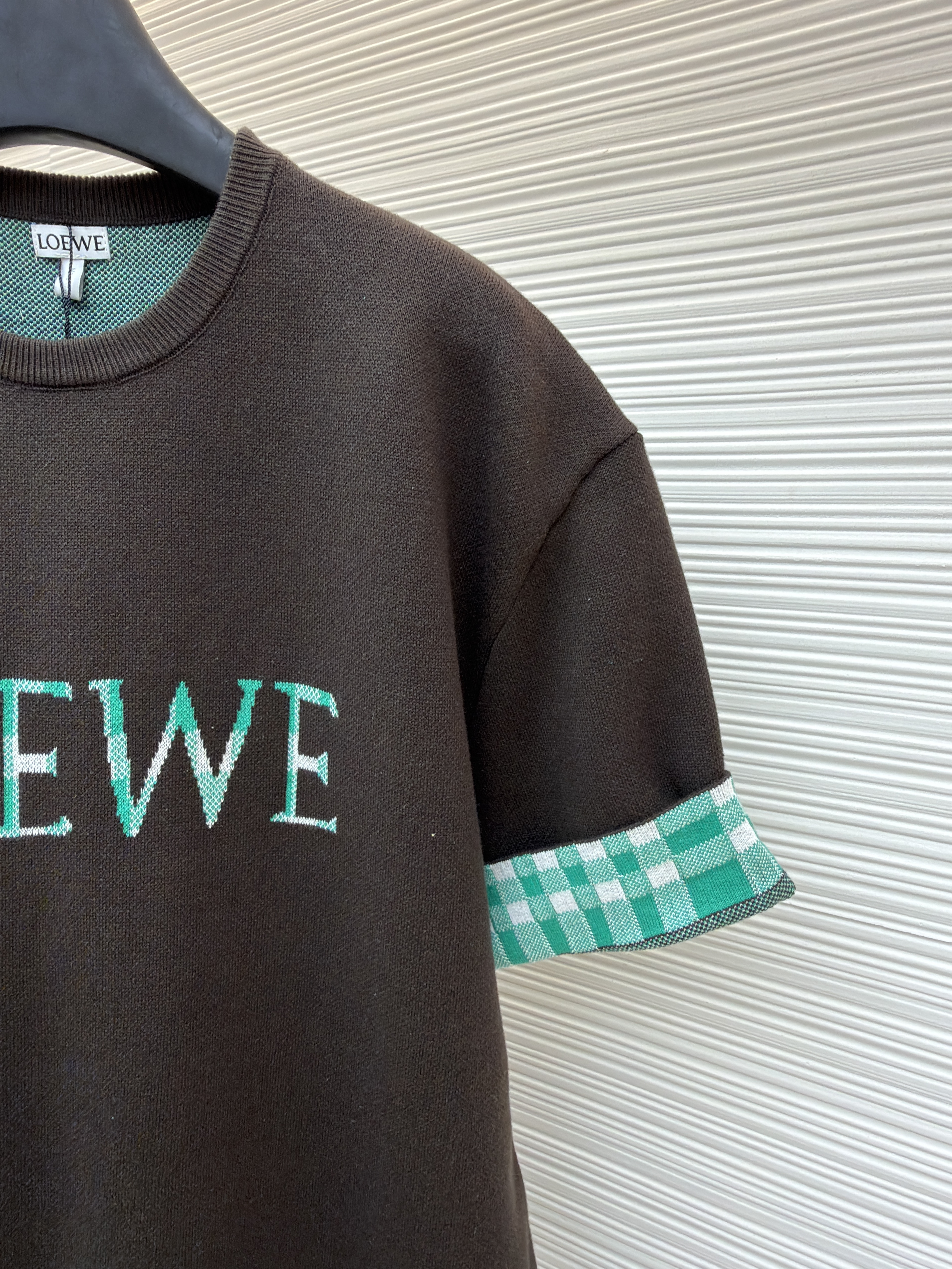 Loewe 罗意威 内格纹翻袖圆领针织短袖 针织衫 T恤 灰色 棕色 A7