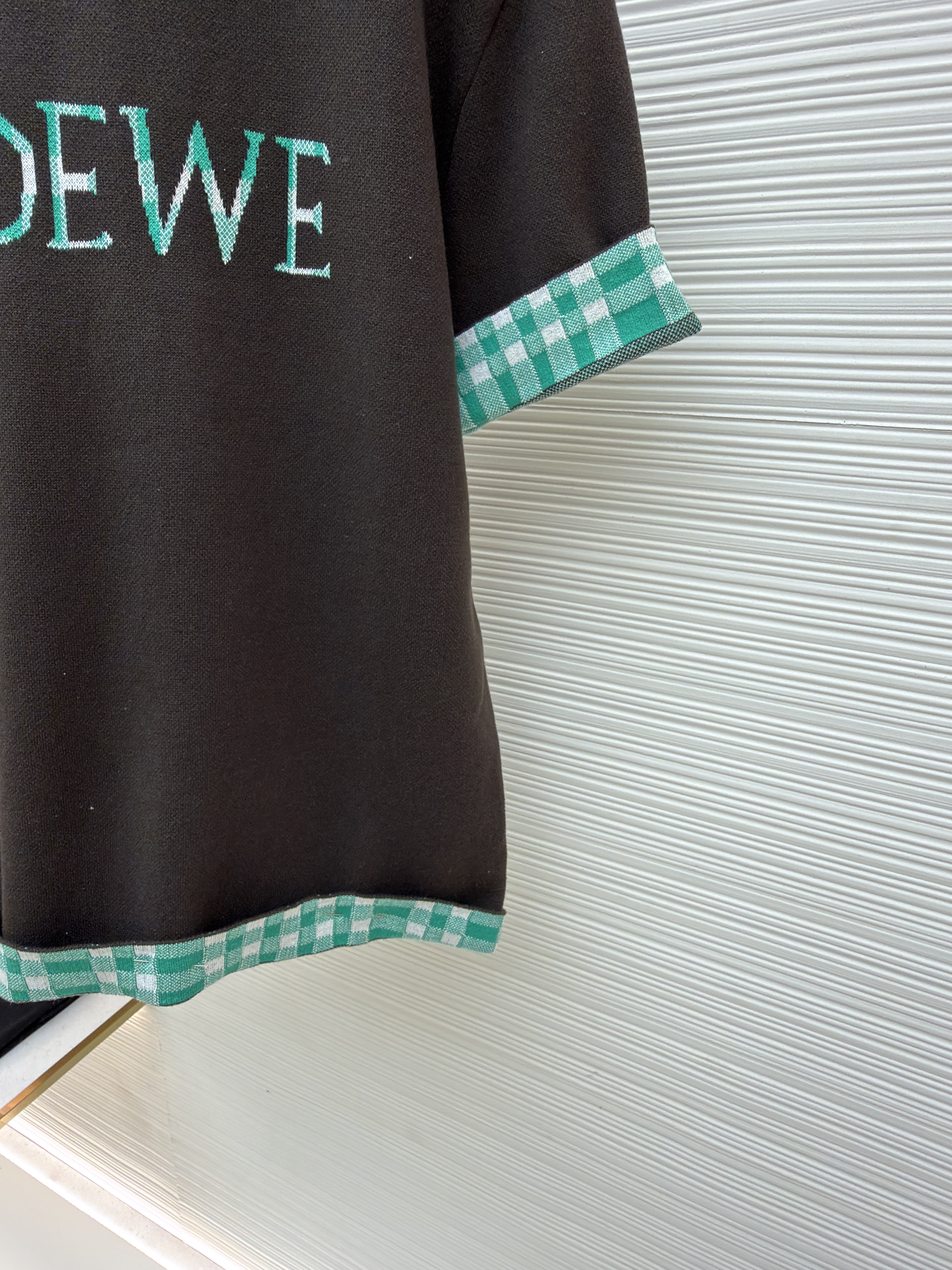 Loewe 罗意威 内格纹翻袖圆领针织短袖 针织衫 T恤 灰色 棕色 A7