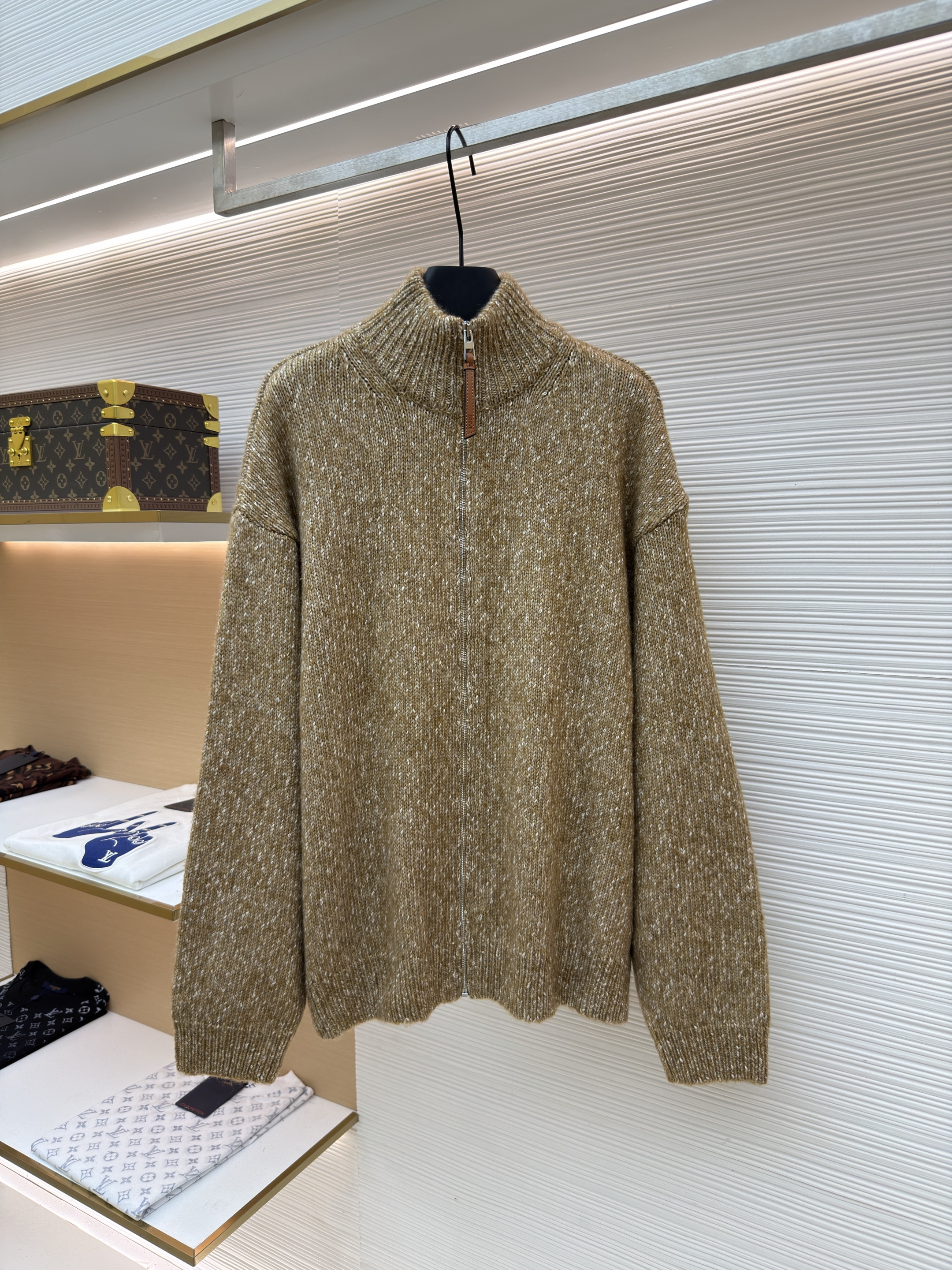 LOEWE 罗意威 后背嵌花拉链立领毛衣 针织衫 开衫 外套 长袖 秋冬 卡其色 B5