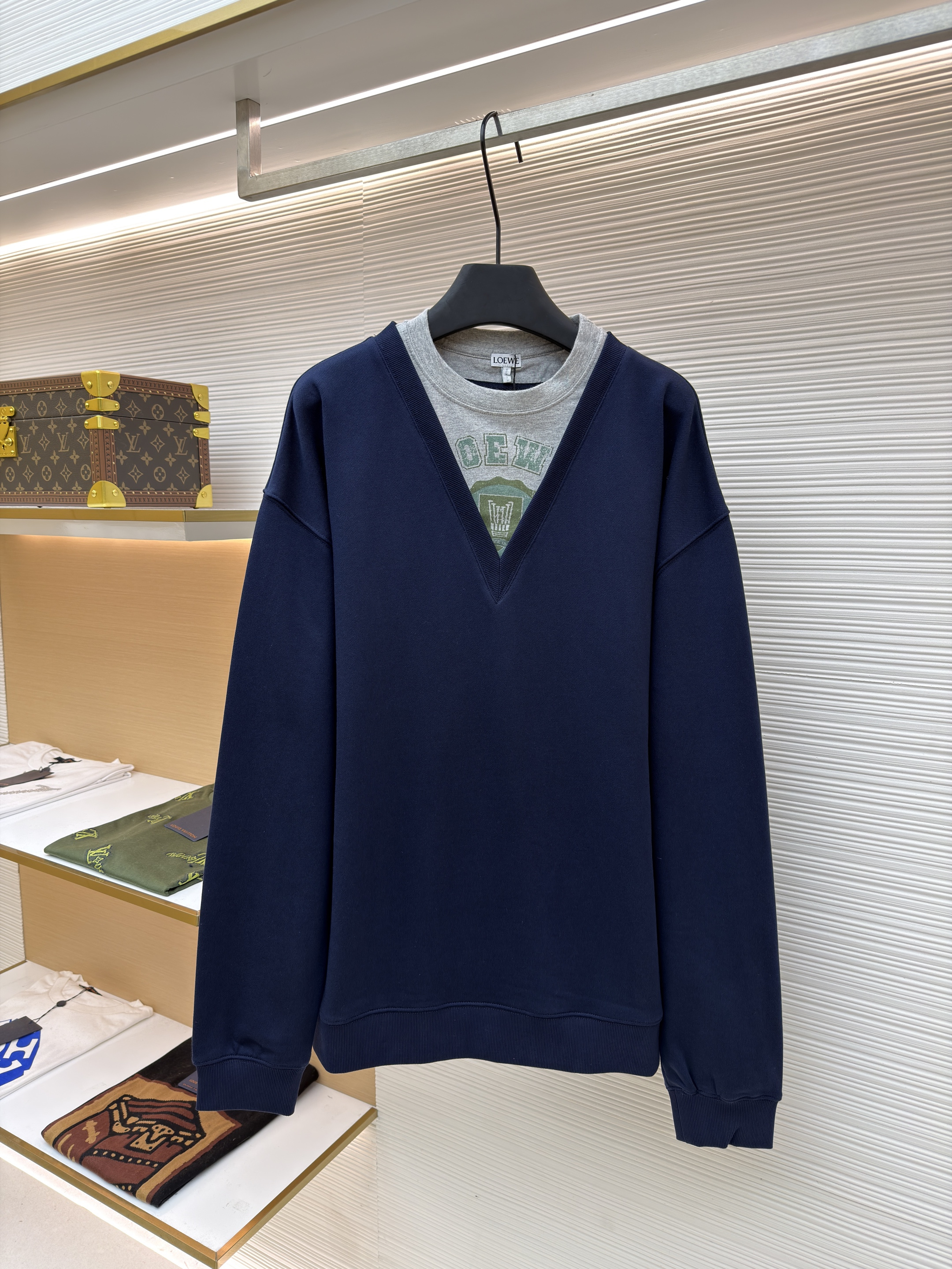 LOEWE 罗意威 假两件印花圆领卫衣 外套 长袖 秋冬 藏蓝色 灰色 B0 H526Y24X68-5190