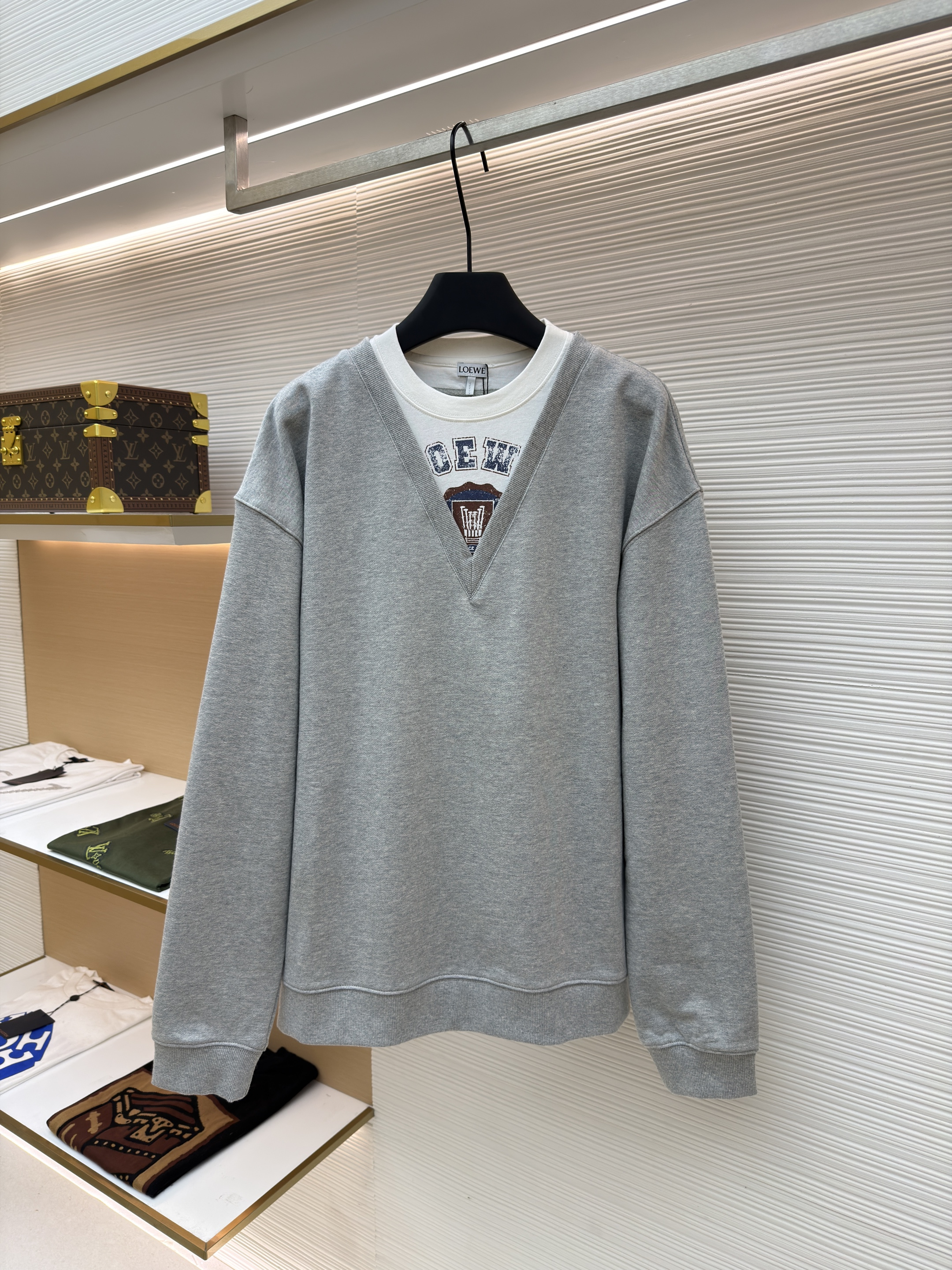 LOEWE 罗意威 假两件印花圆领卫衣 外套 长袖 秋冬 藏蓝色 灰色 B0 H526Y24X68-5190