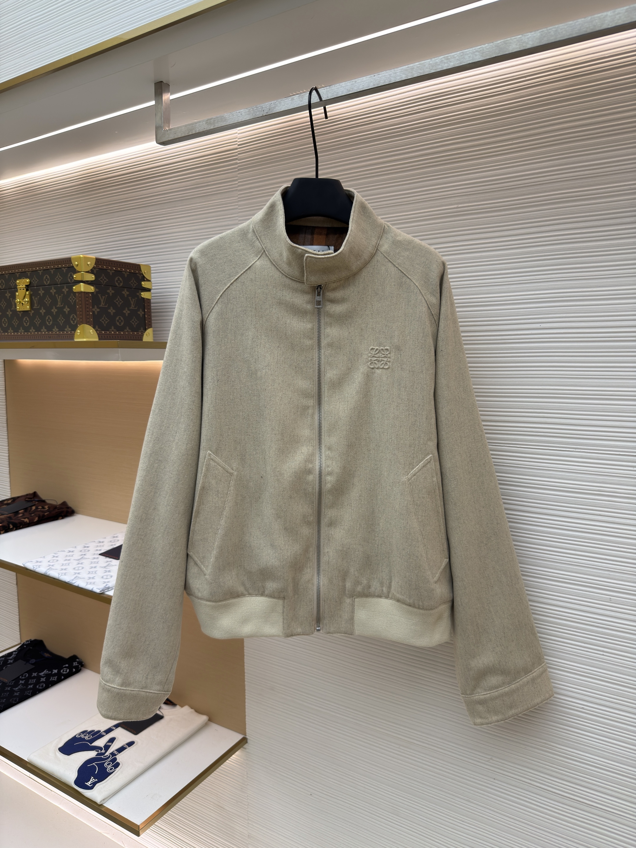 LOEWE 罗意威 压花羊毛拉链外套 夹克 长袖 秋冬 卡其色 B5