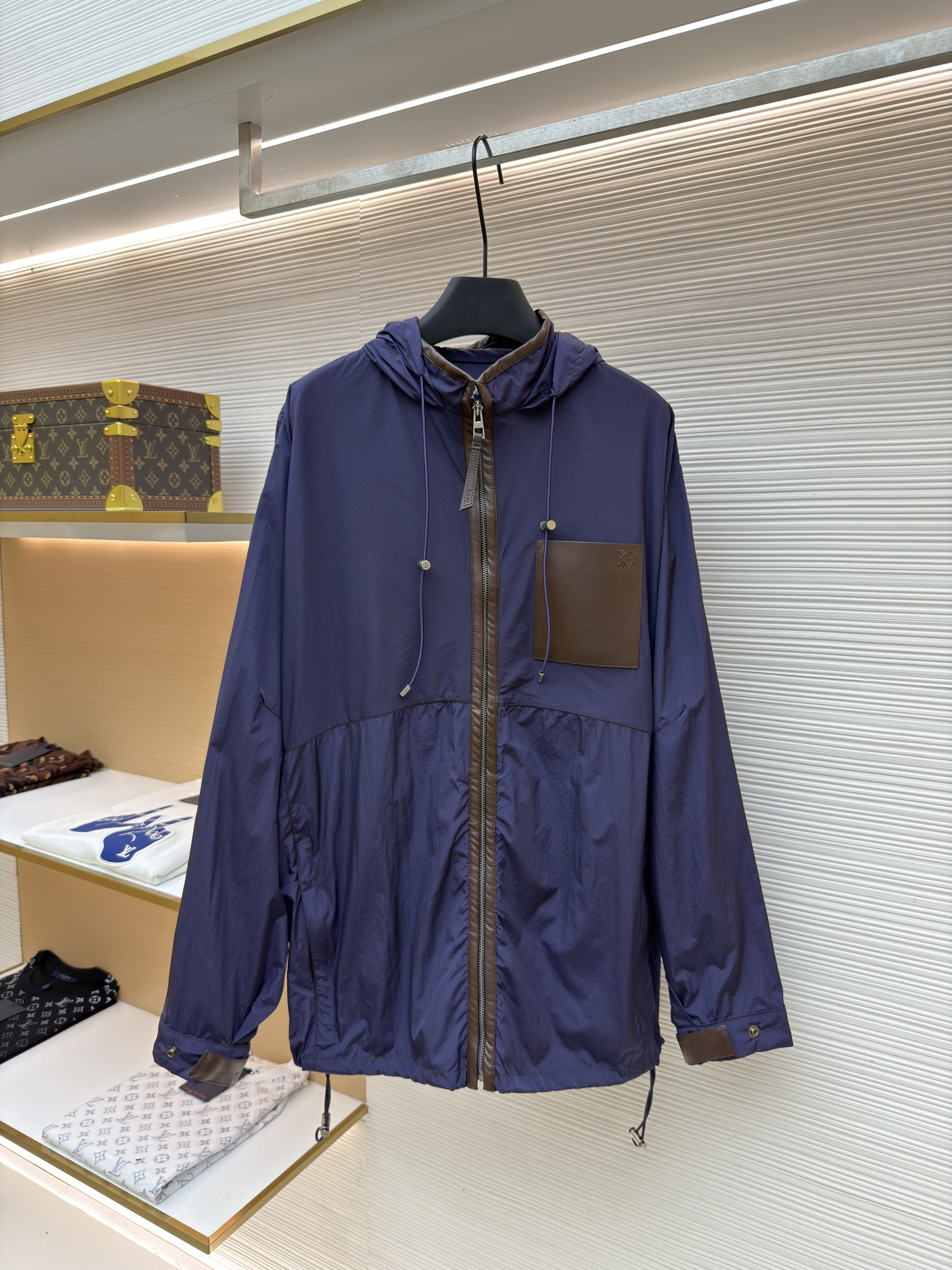 LOEWE 罗意威 皮革拼接拉链连帽外套 夹克 长袖 秋冬 卡其色 紫色 C0