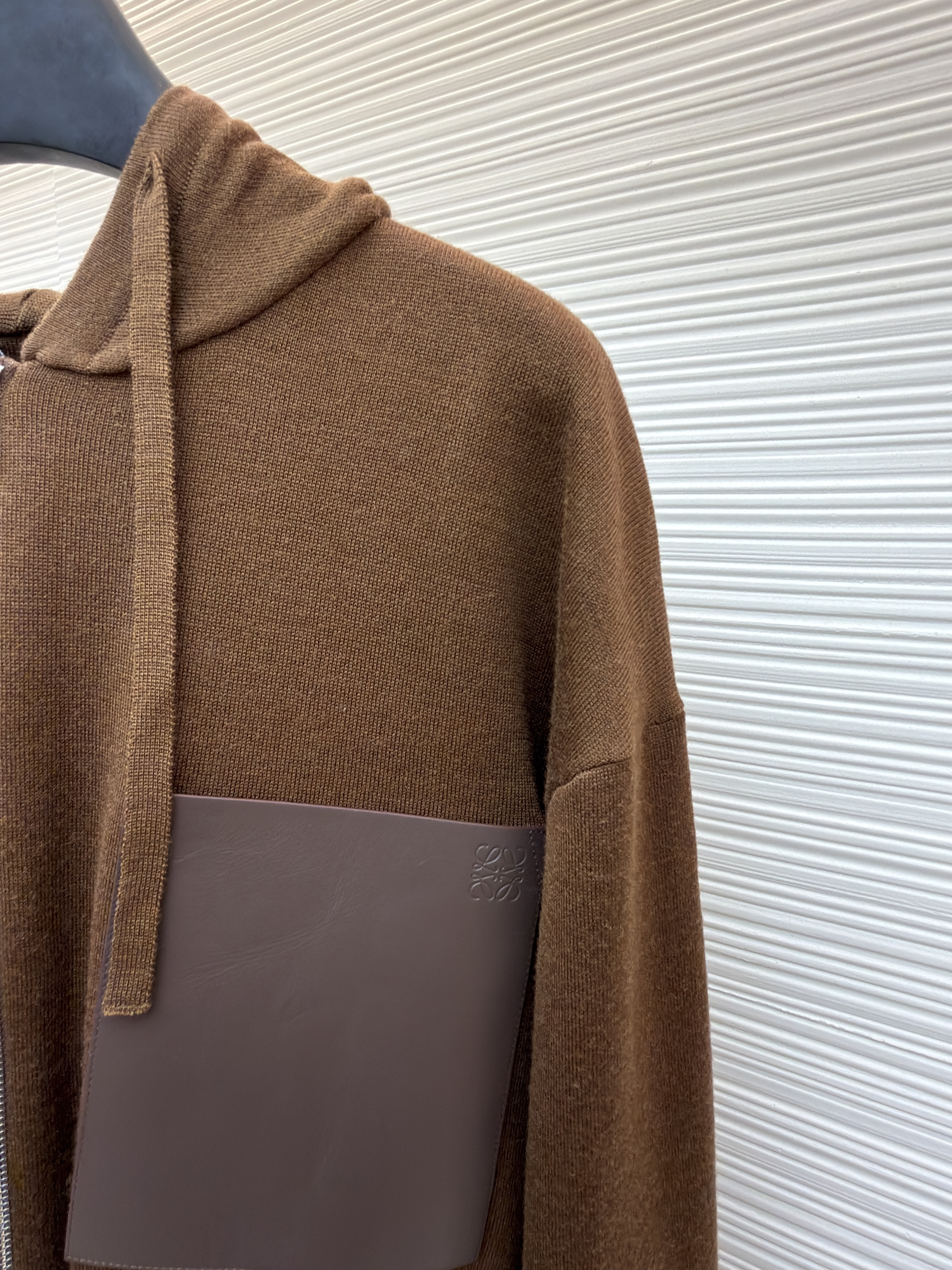 LOEWE 罗意威 皮革拉链连帽毛衣 针织衫 外套 长袖 黑色 棕色 B0