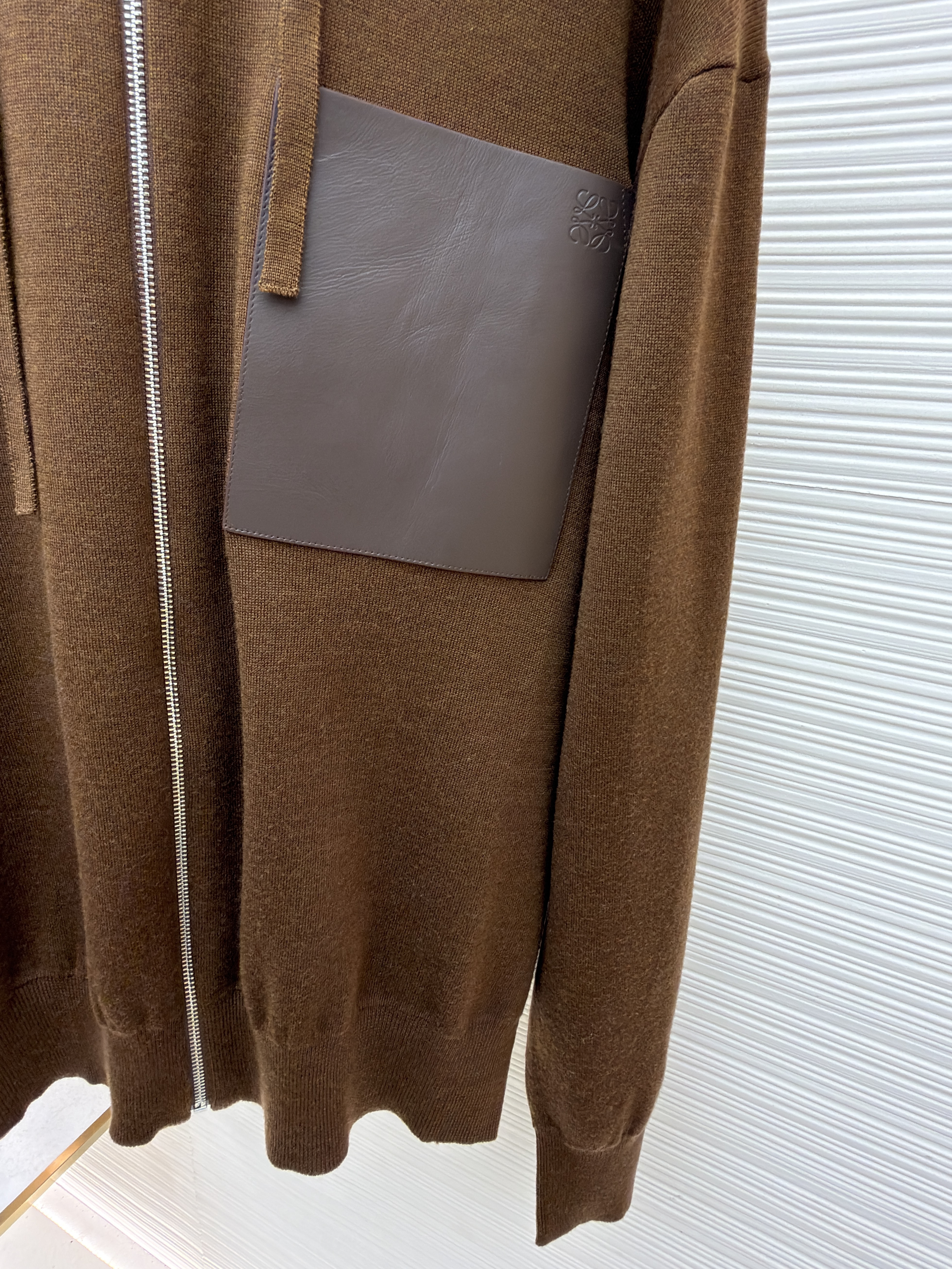 LOEWE 罗意威 皮革拉链连帽毛衣 针织衫 外套 长袖 黑色 棕色 B0