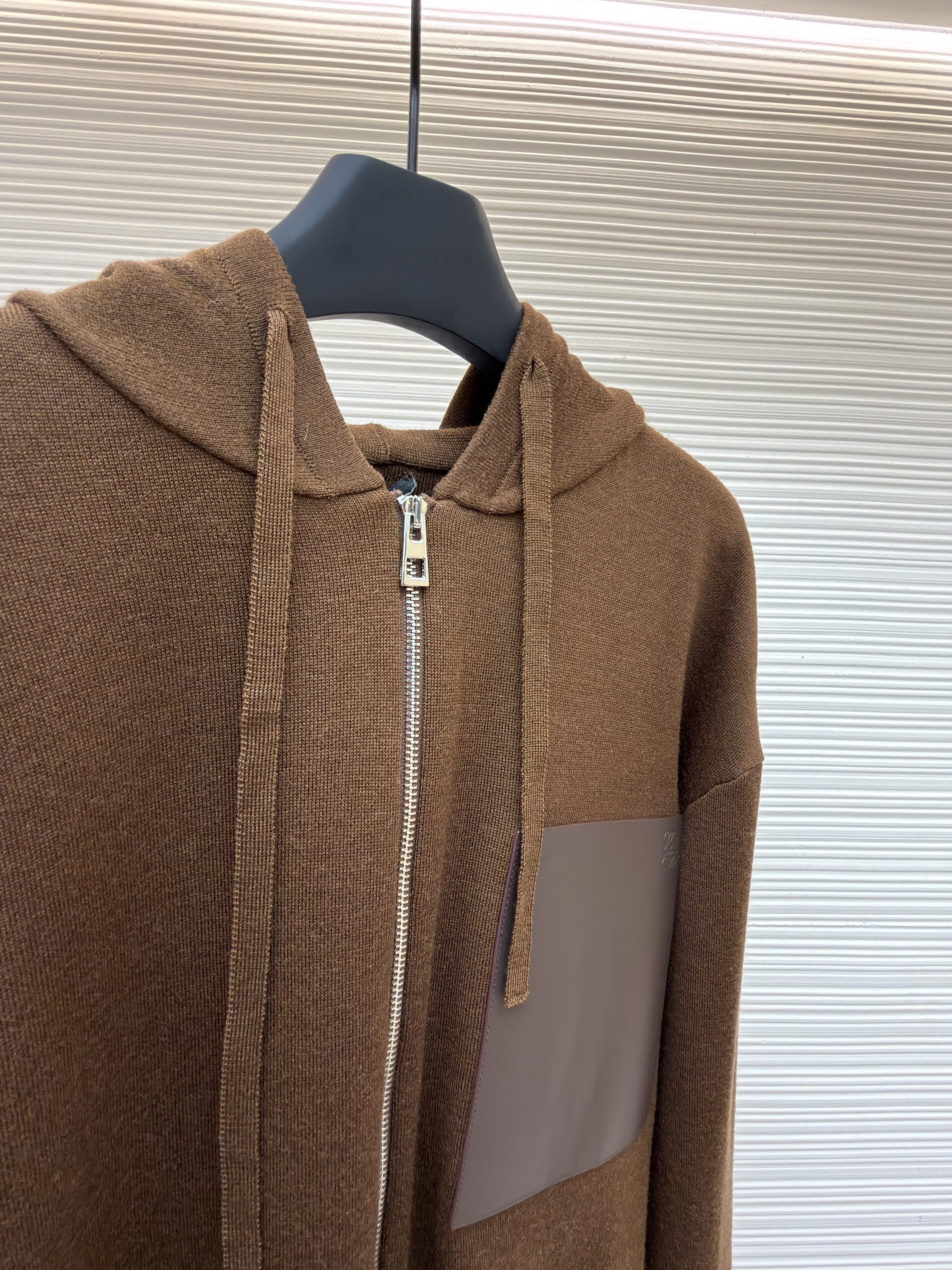 LOEWE 罗意威 皮革拉链连帽毛衣 针织衫 外套 长袖 黑色 棕色 B0