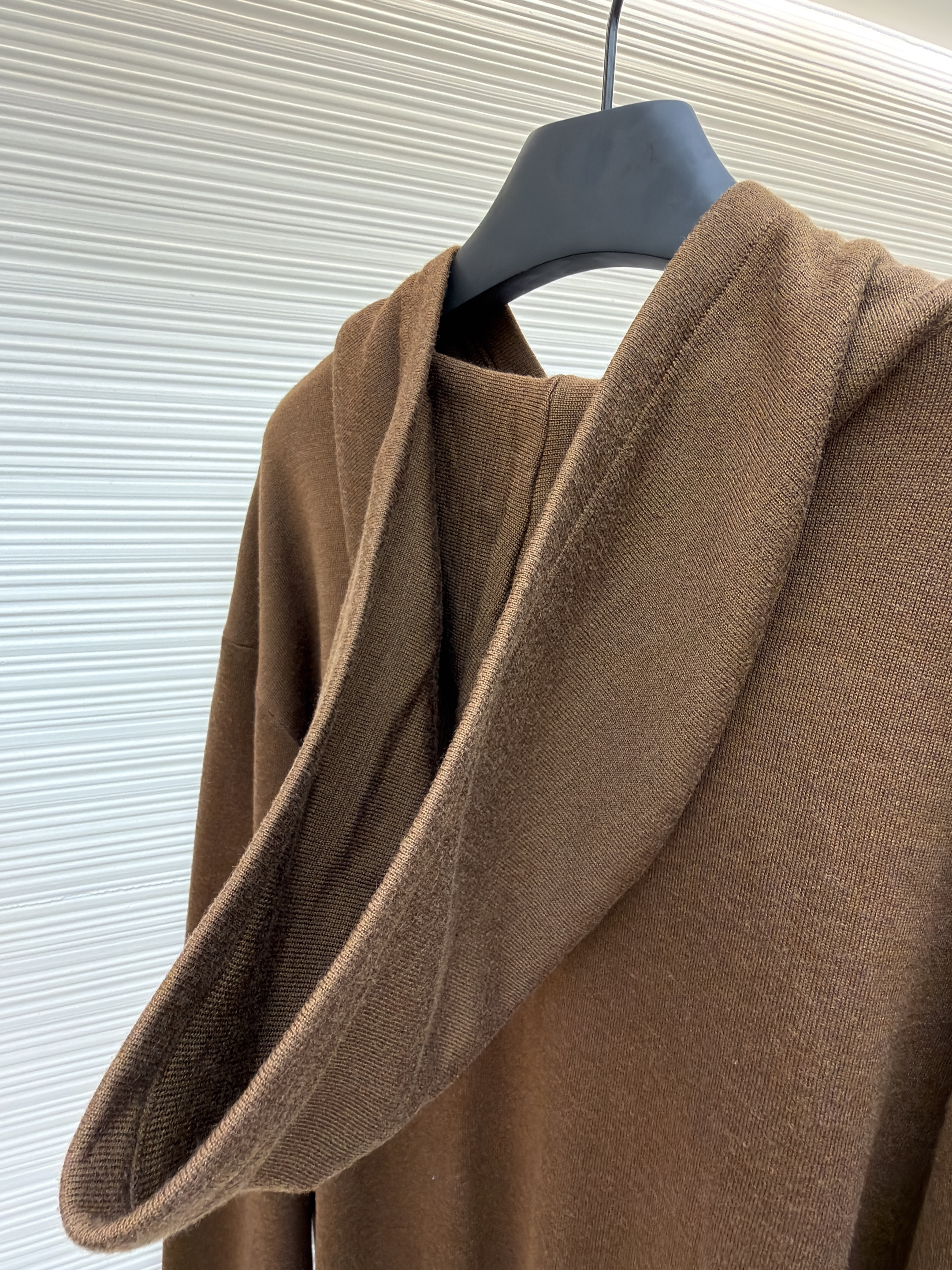 LOEWE 罗意威 皮革拉链连帽毛衣 针织衫 外套 长袖 黑色 棕色 B0