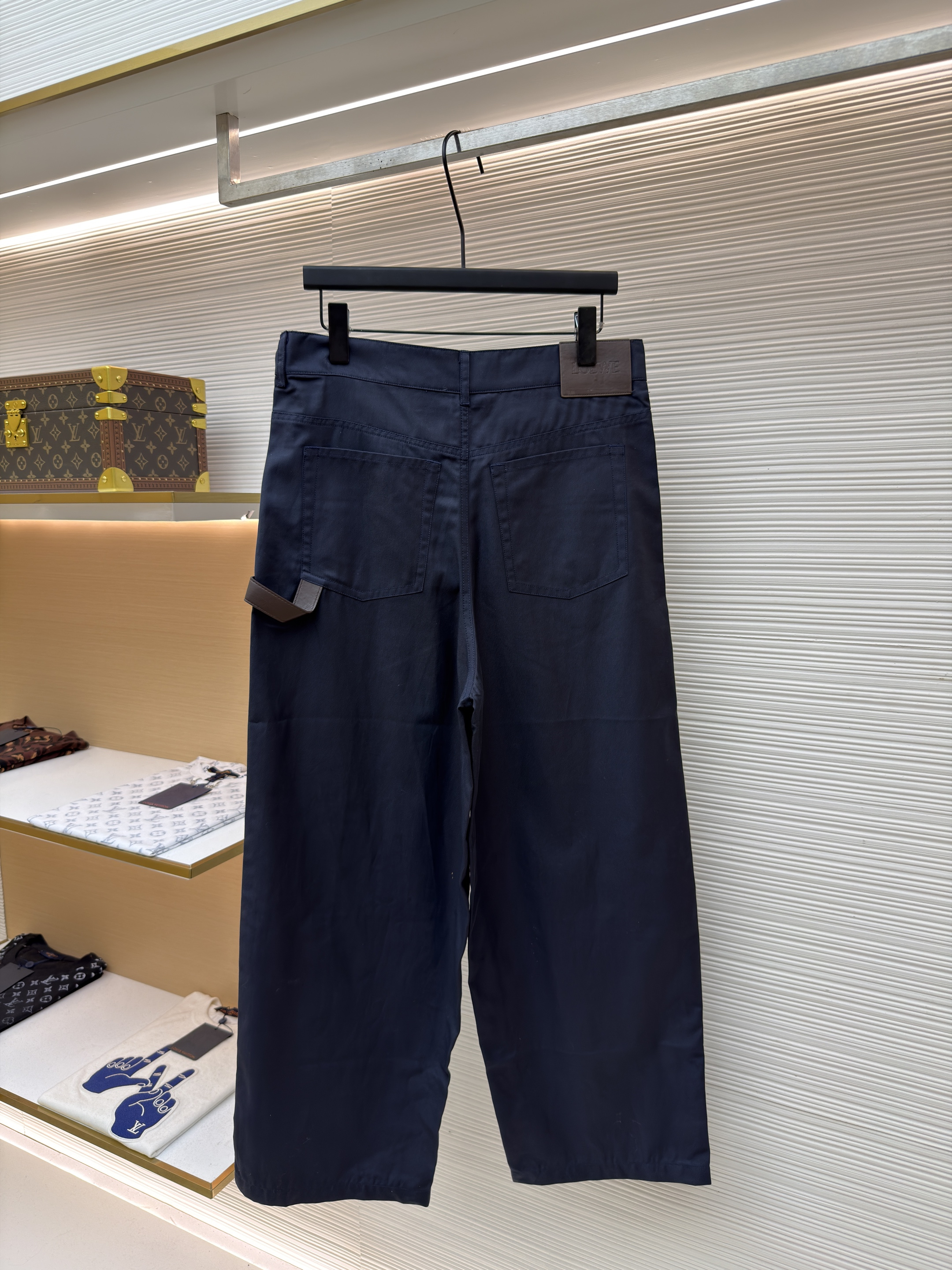 Loewe 罗意威 棉质斜纹布工装裤 长裤 裤子 休闲裤 藏蓝色 B0