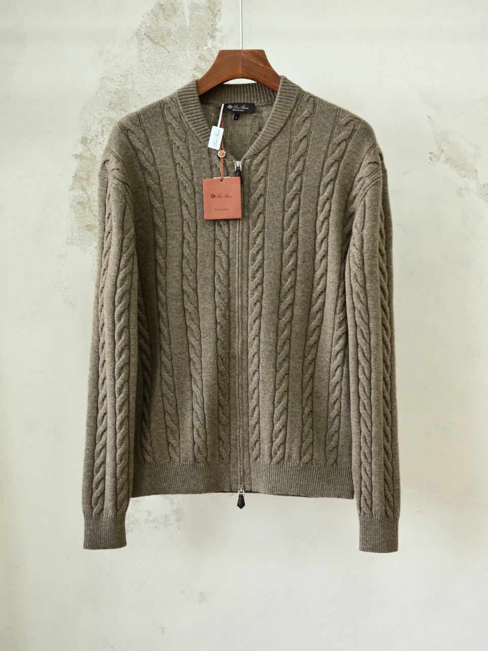 （Double zipper pulls）Loro Piana LP Men's Pure Cashmere Cable-Knit Zip-Up Jacket with Slight V-Neck 双拉链头 麻花 外套 -LP0105-B0