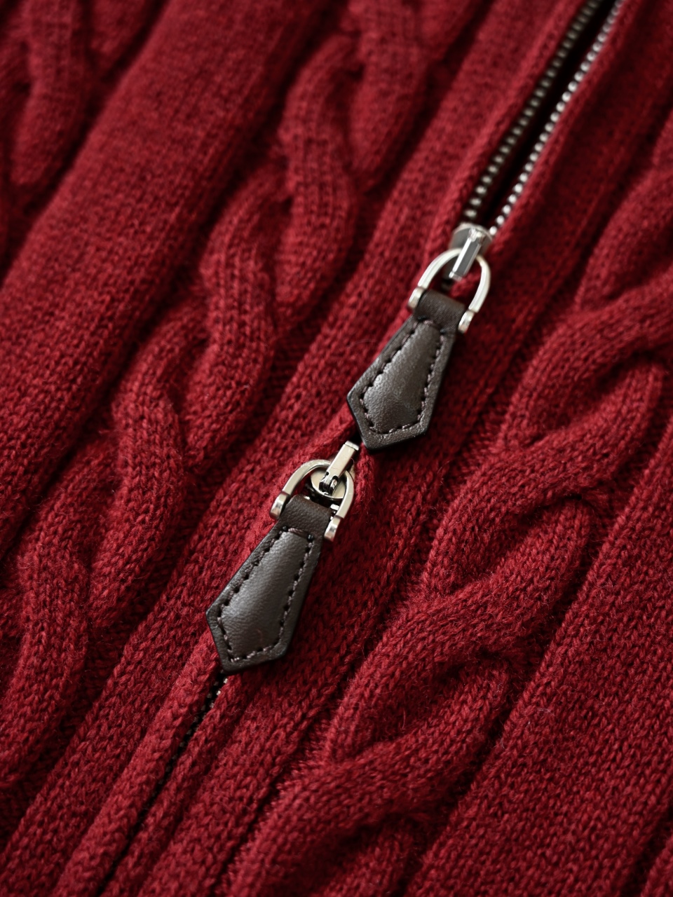 （Double zipper pulls）Loro Piana LP Men's Pure Cashmere Cable-Knit Zip-Up Jacket with Slight V-Neck 双拉链头 麻花 外套 -LP0105-B0