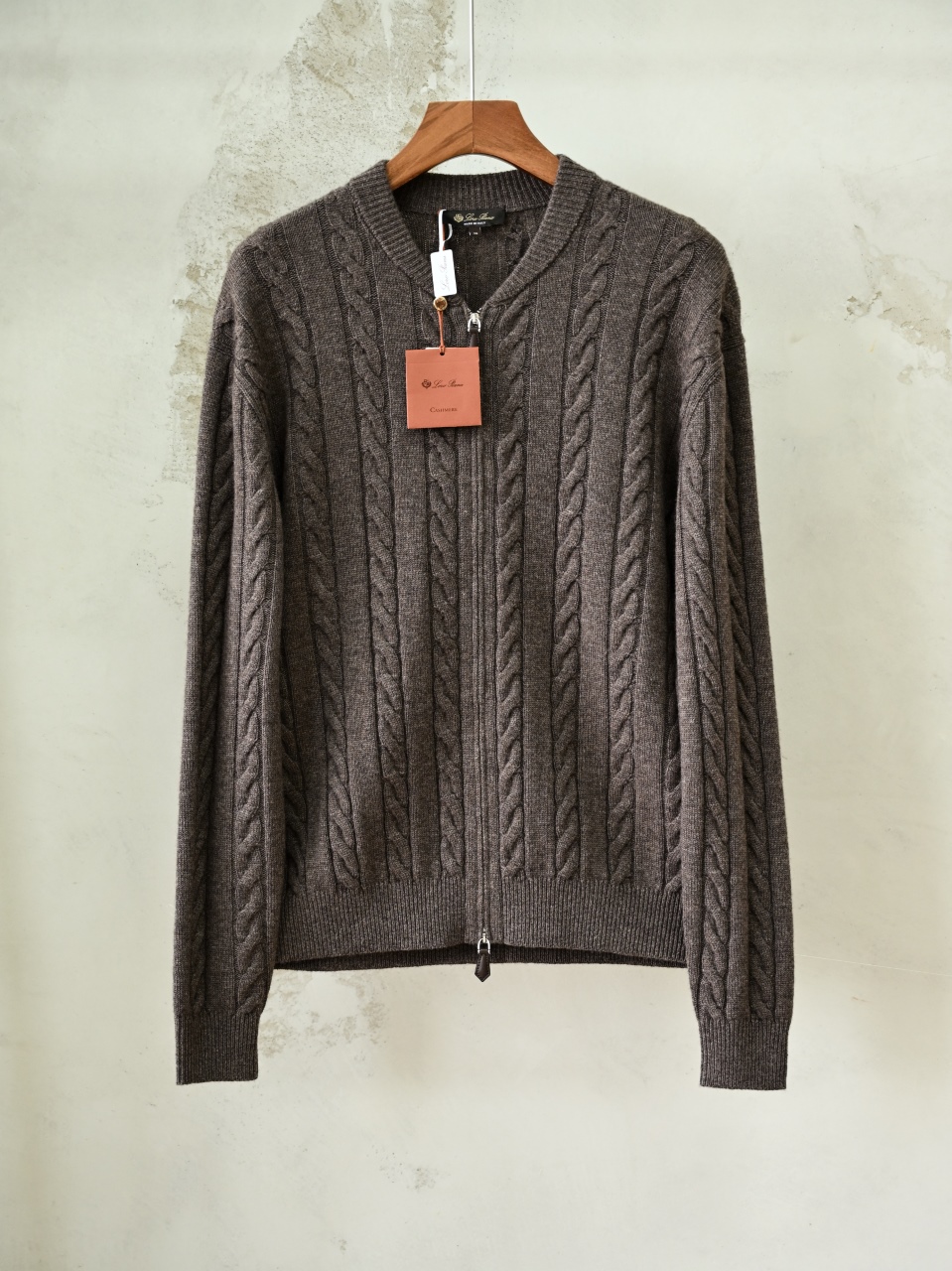 （Double zipper pulls）Loro Piana LP Men's Pure Cashmere Cable-Knit Zip-Up Jacket with Slight V-Neck 双拉链头 麻花 外套 -LP0105-B0