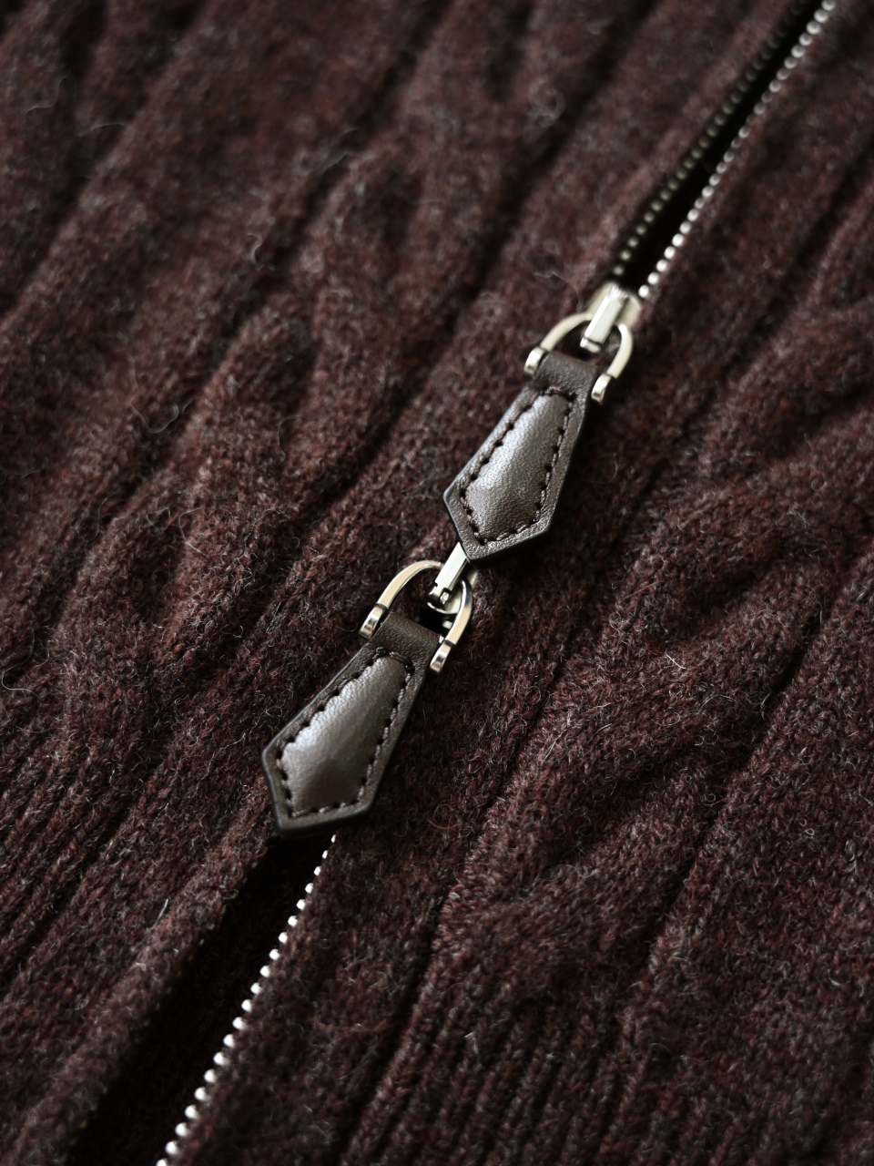 （Double zipper pulls）Loro Piana LP Men's Pure Cashmere Cable-Knit Zip-Up Jacket with Slight V-Neck 双拉链头 麻花 外套 -LP0105-B0