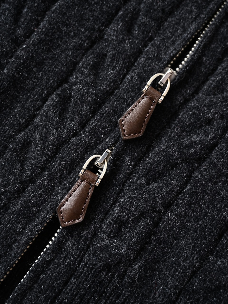 （Double zipper pulls）Loro Piana LP Men's Pure Cashmere Cable-Knit Zip-Up Jacket with Slight V-Neck 双拉链头 麻花 外套 -LP0105-B0