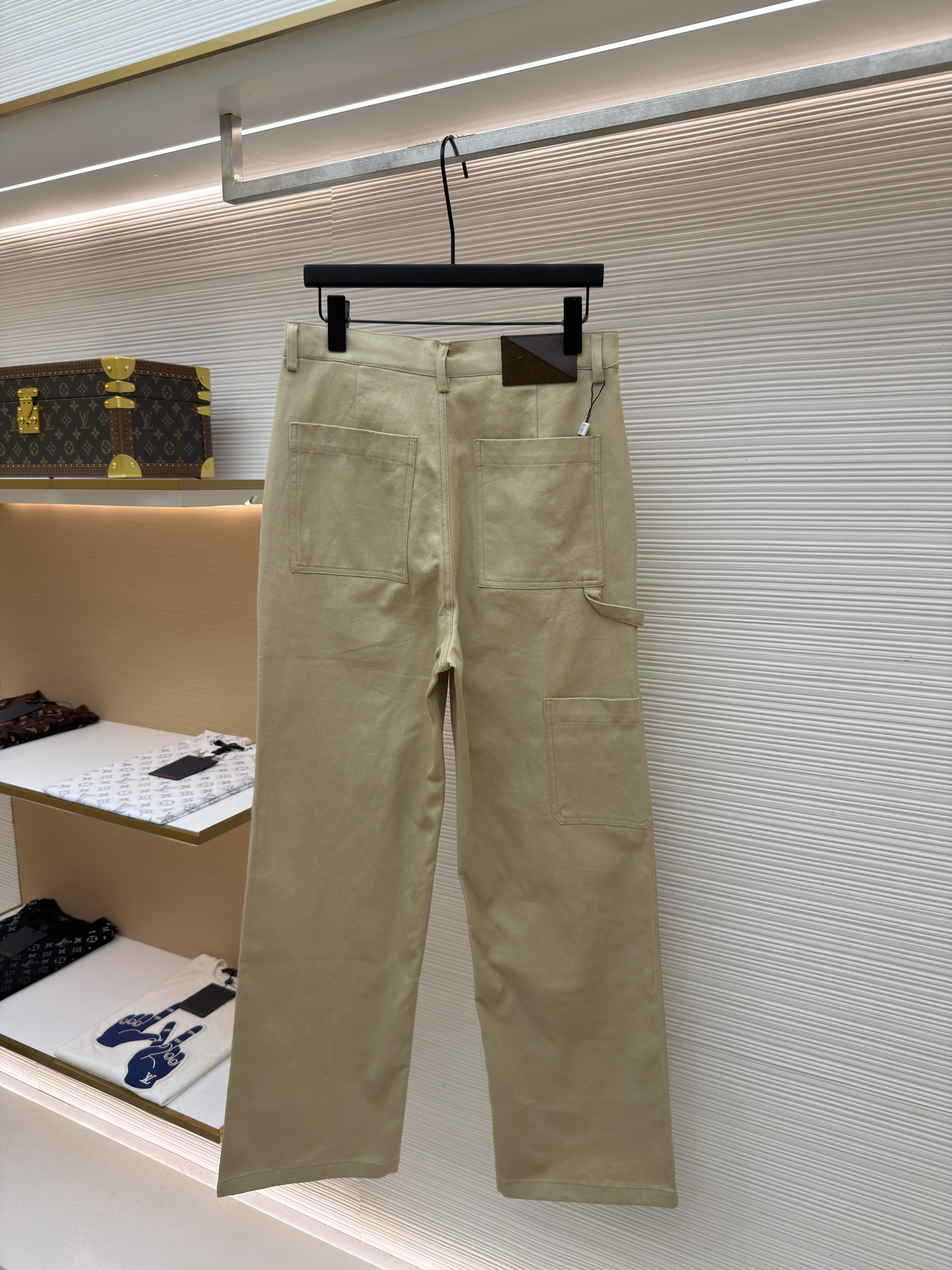 Loewe 罗意威 刺绣皮革 长裤 裤子 休闲裤 卡其色 B0