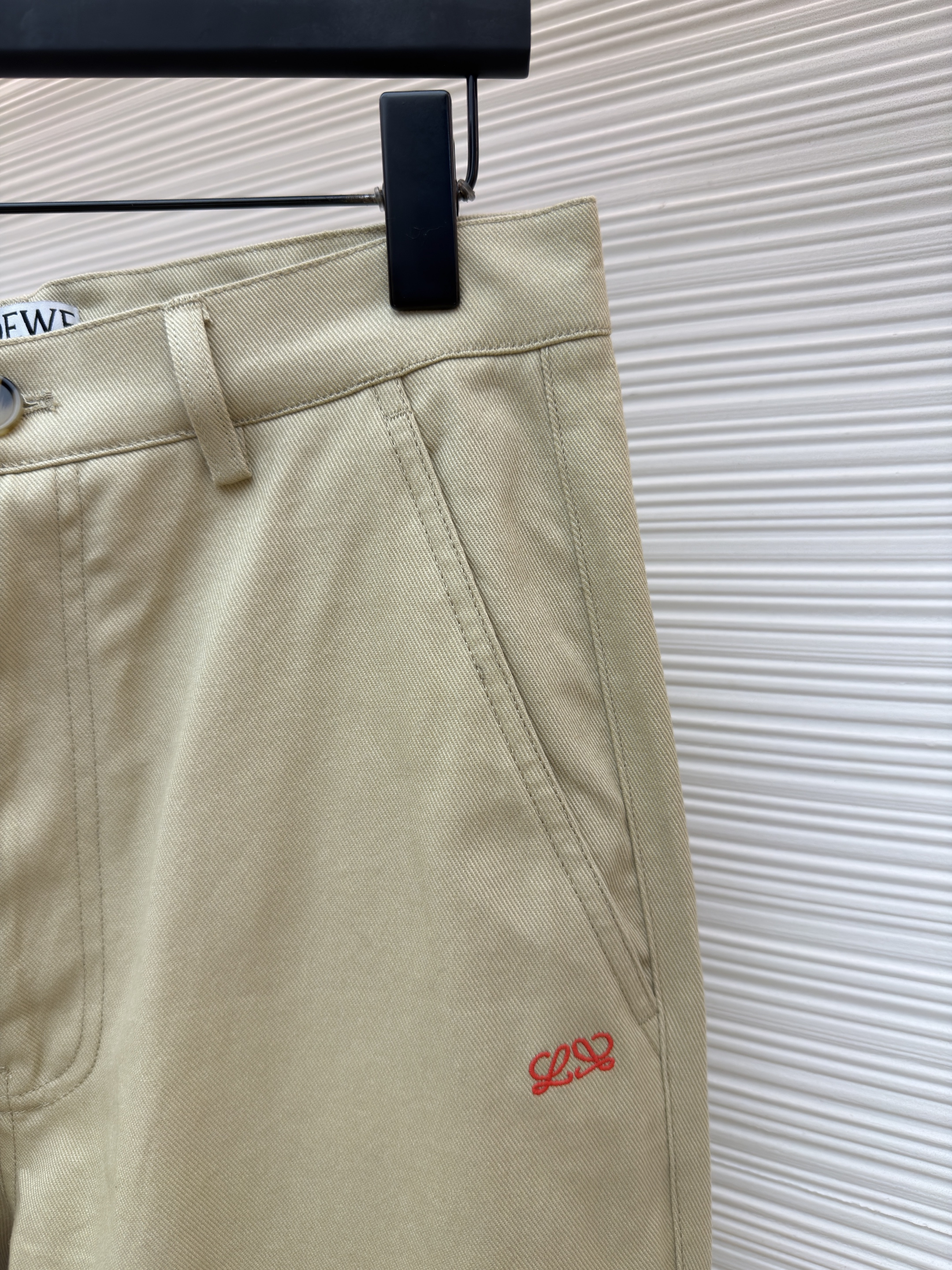 Loewe 罗意威 刺绣皮革 长裤 裤子 休闲裤 卡其色 B0