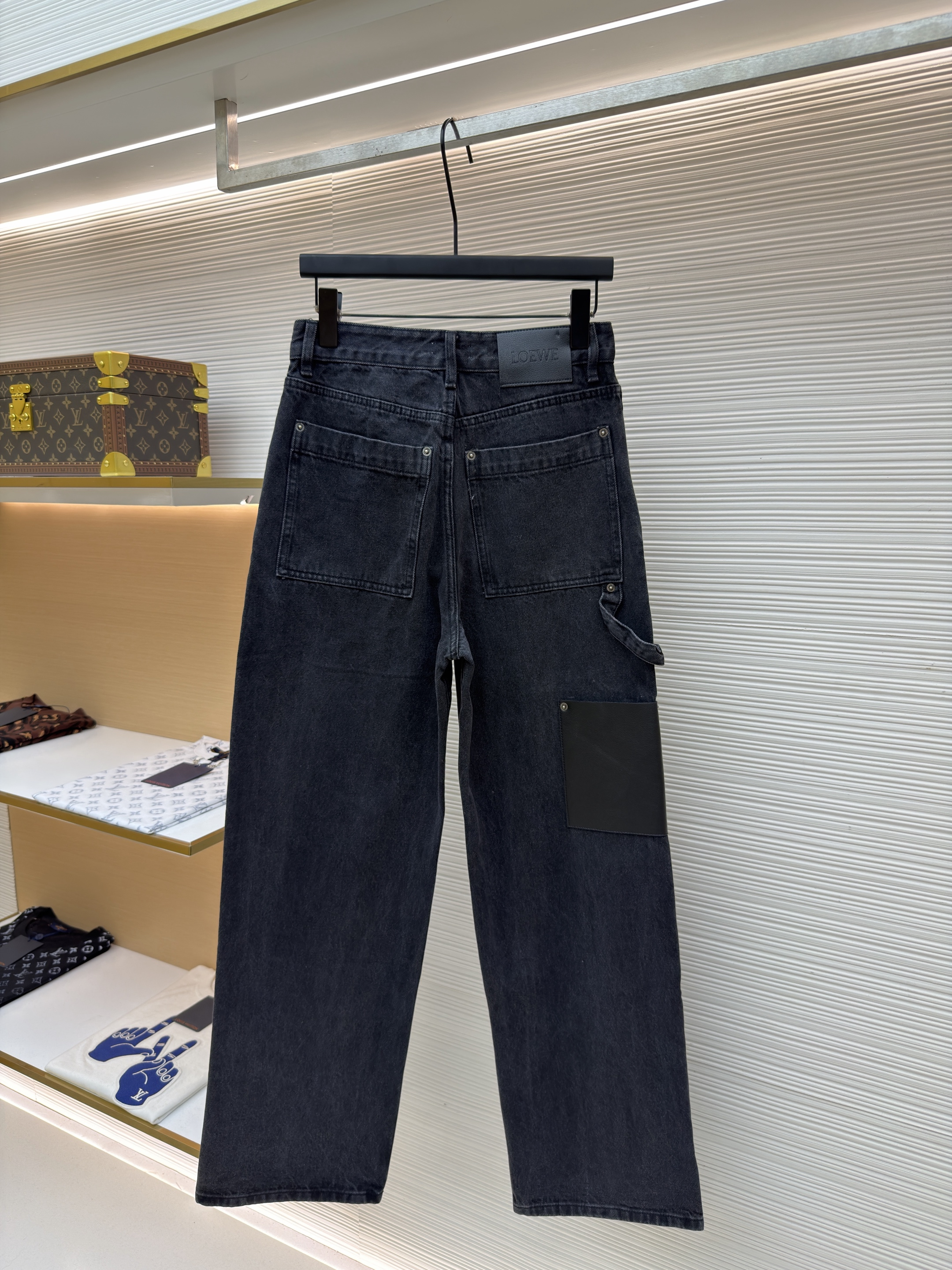 Loewe 罗意威 压纹皮革牛仔裤 长裤 裤子 休闲裤 蓝色 黑色 B5