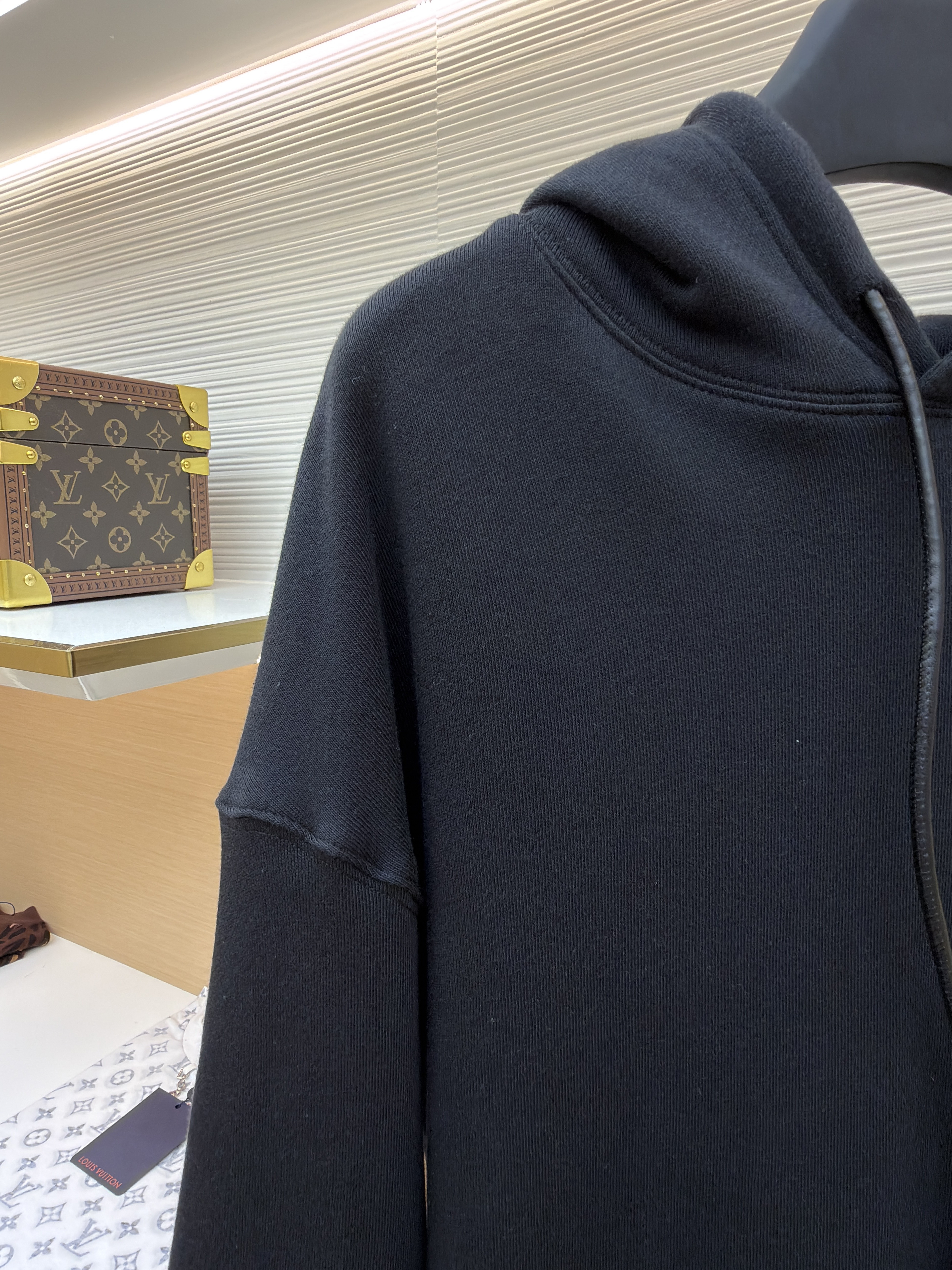 LOEWE 罗意威 刺绣皮革抽绳连帽卫衣 连帽衫 外套 长袖 秋冬 灰色 黑色 米白色 B0