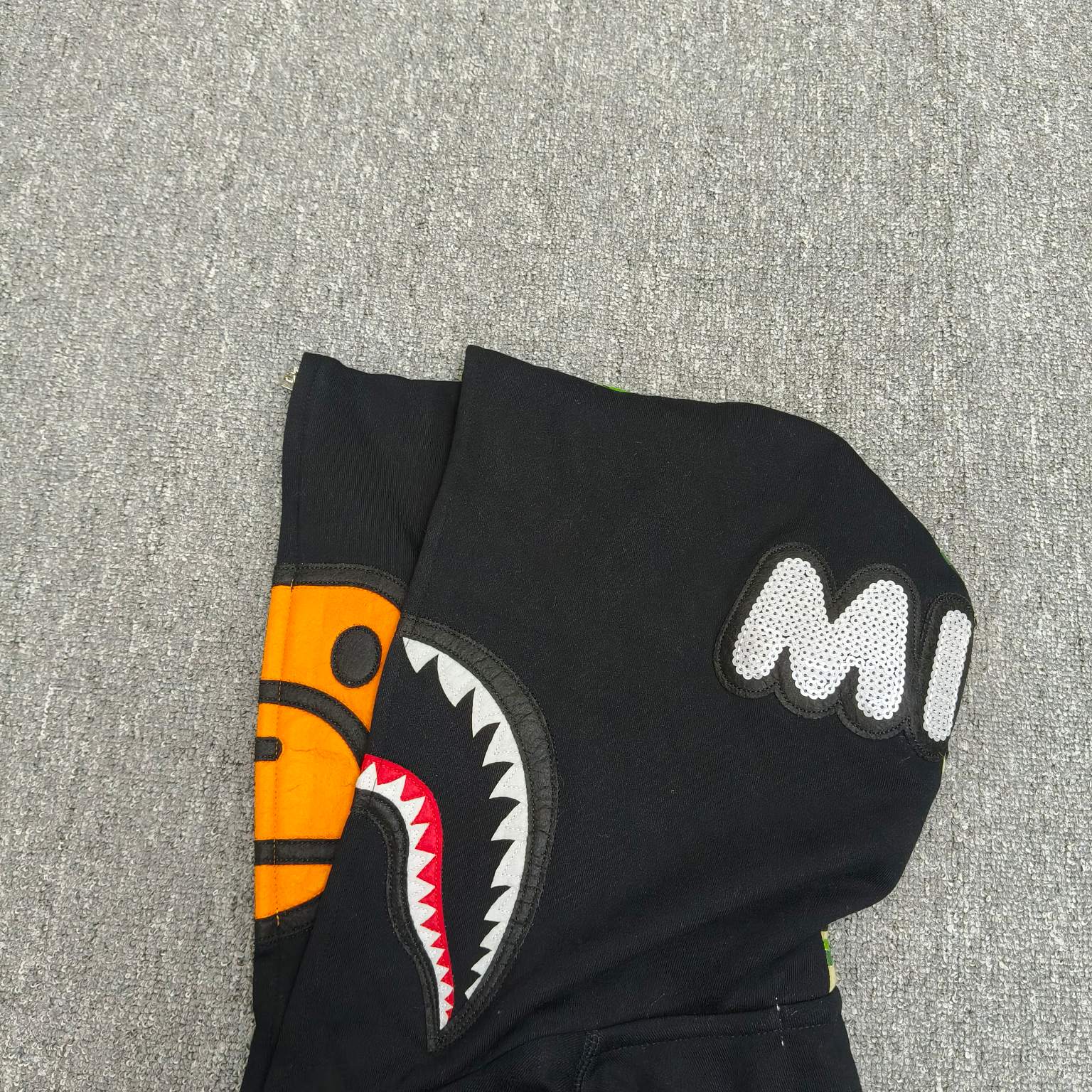 双帽 A BATHING APE BAPE  SS25  卡通小猴 拉链 外套  男女同款 黑色迷彩 XX911 