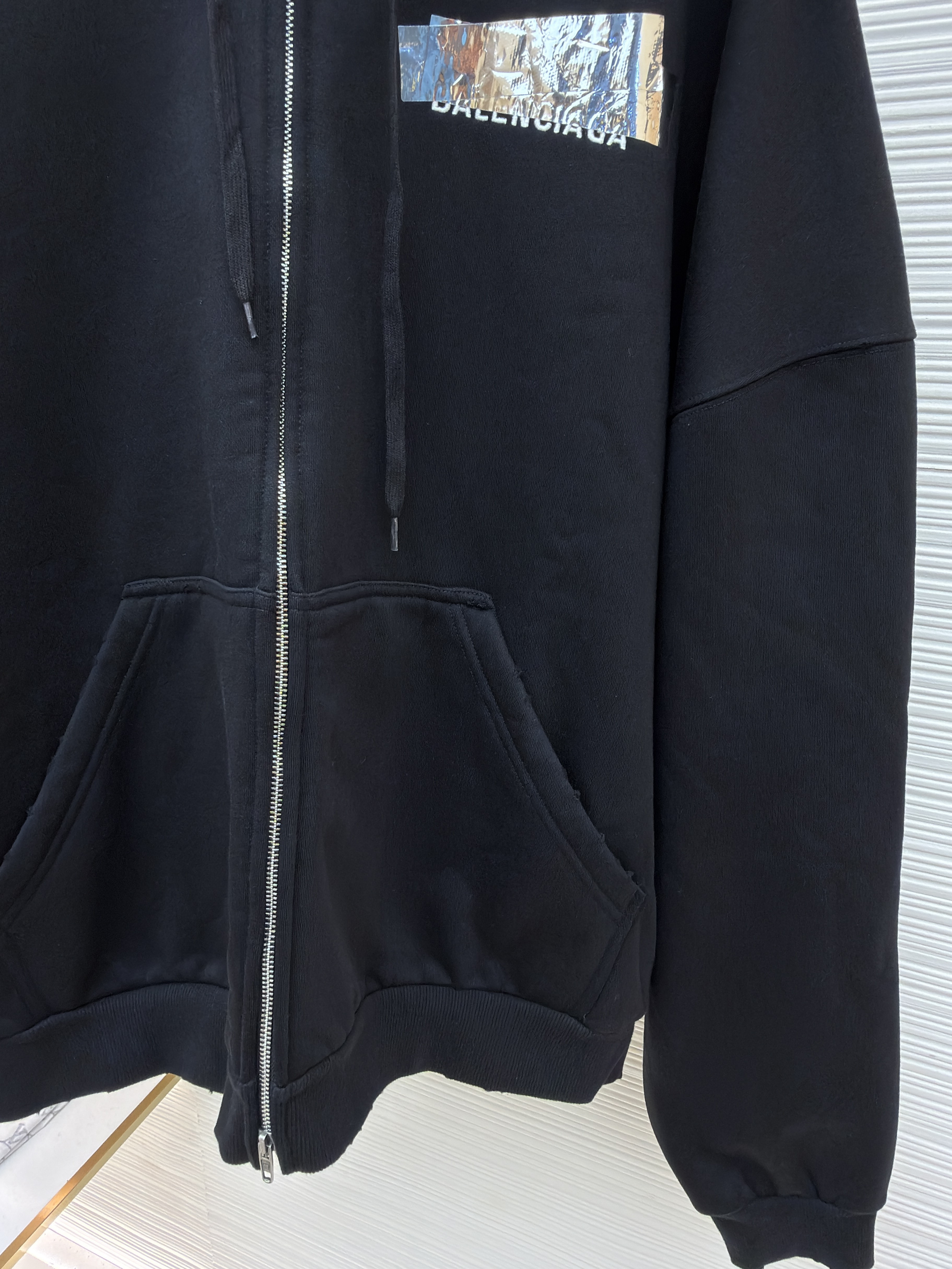 Balenciaga 巴黎世家 铝质胶带印花拉链连帽卫衣 外套 连帽衫 长袖 秋冬 黑色 B0